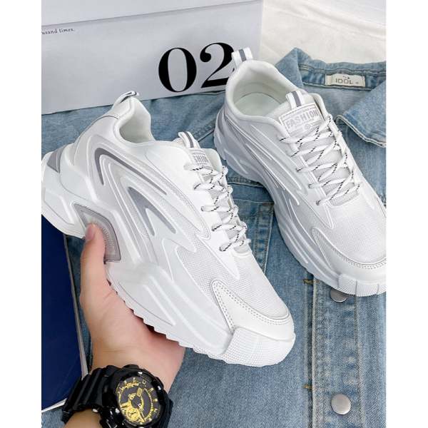 Trendy White Sports Shoes For Men