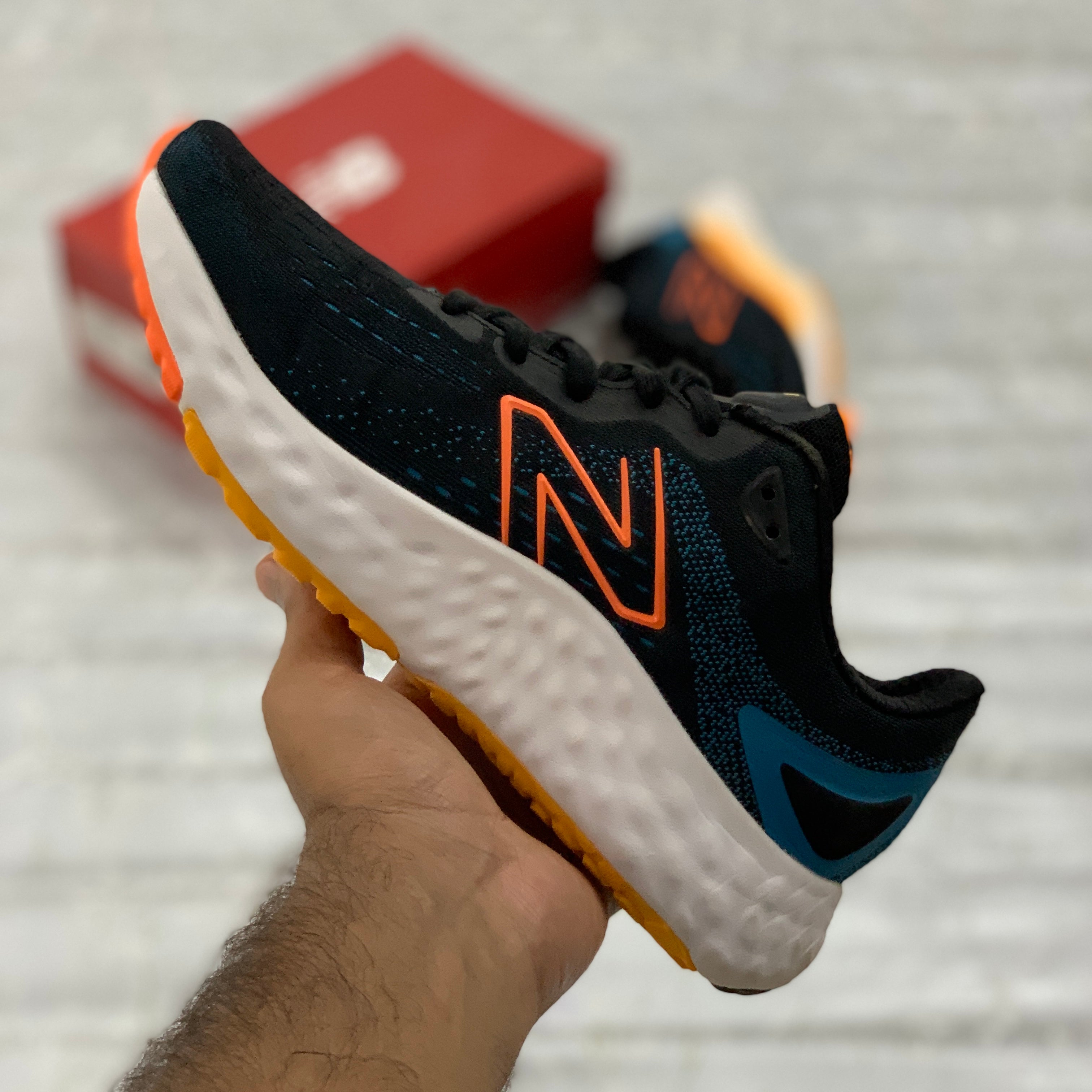 NB Fresh Foam Evoz V2 (Black Orange)