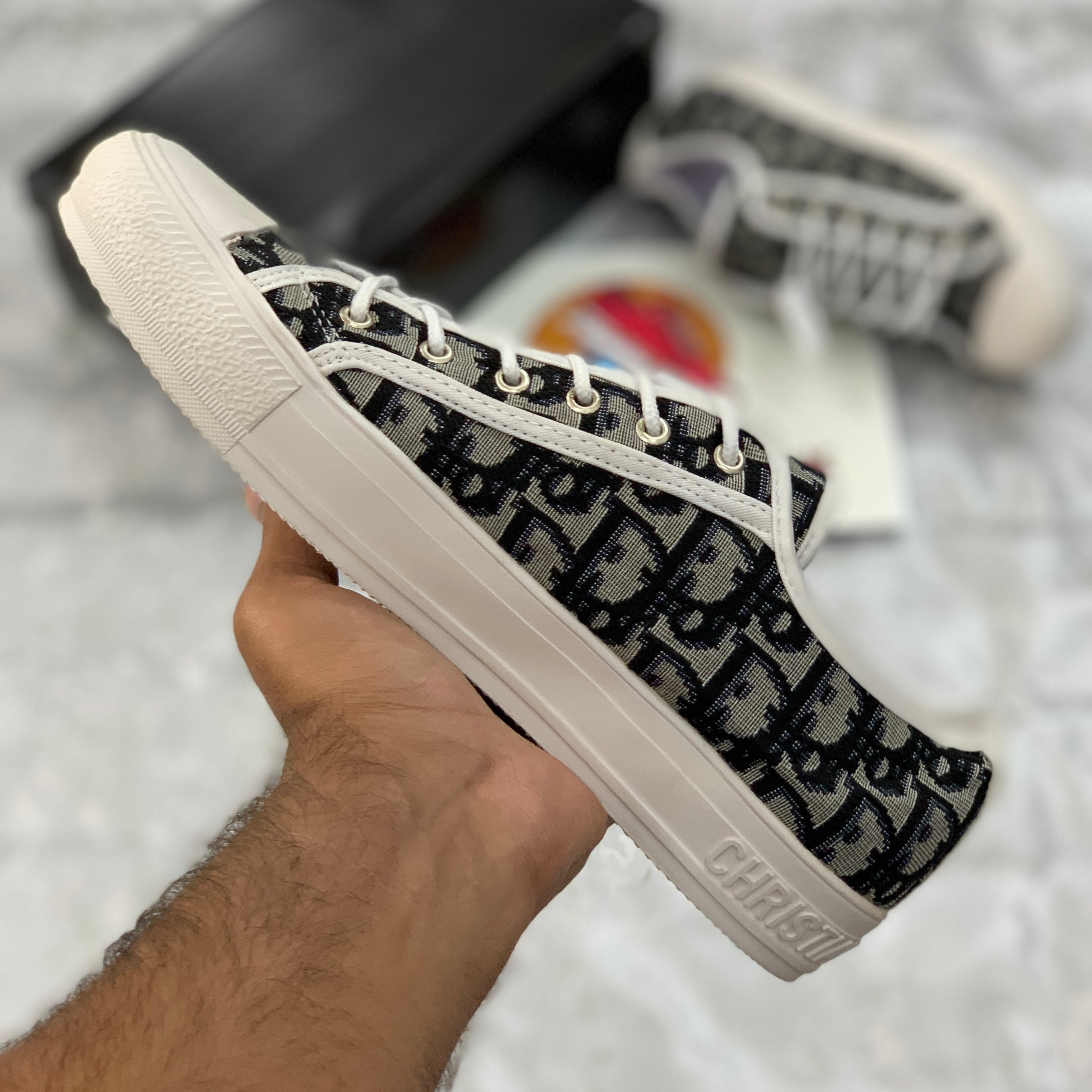 Walk’n’Diiorr Lace-up Sneakers (Black)