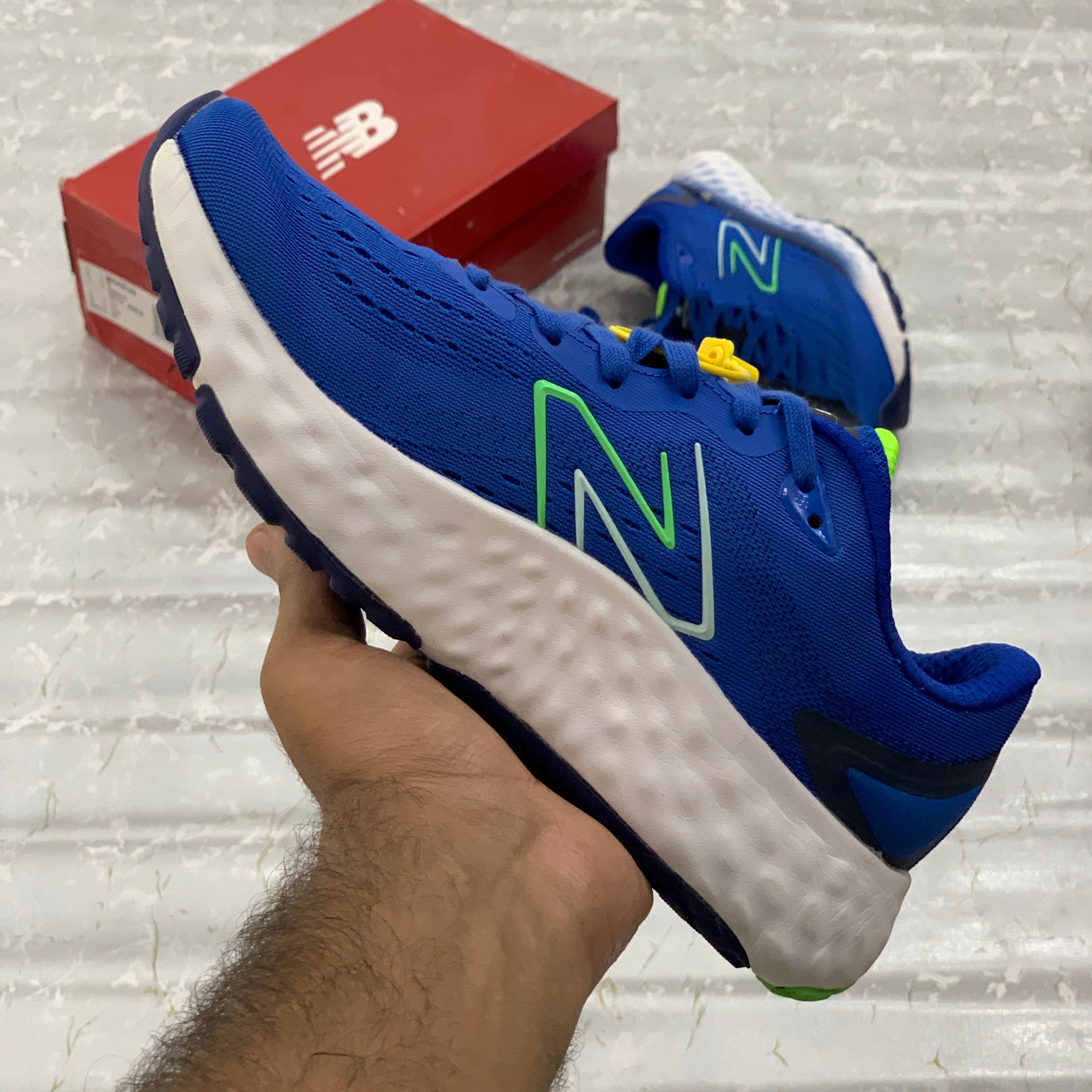 NB Fresh Foam Evoz V2 (Electric Blue)