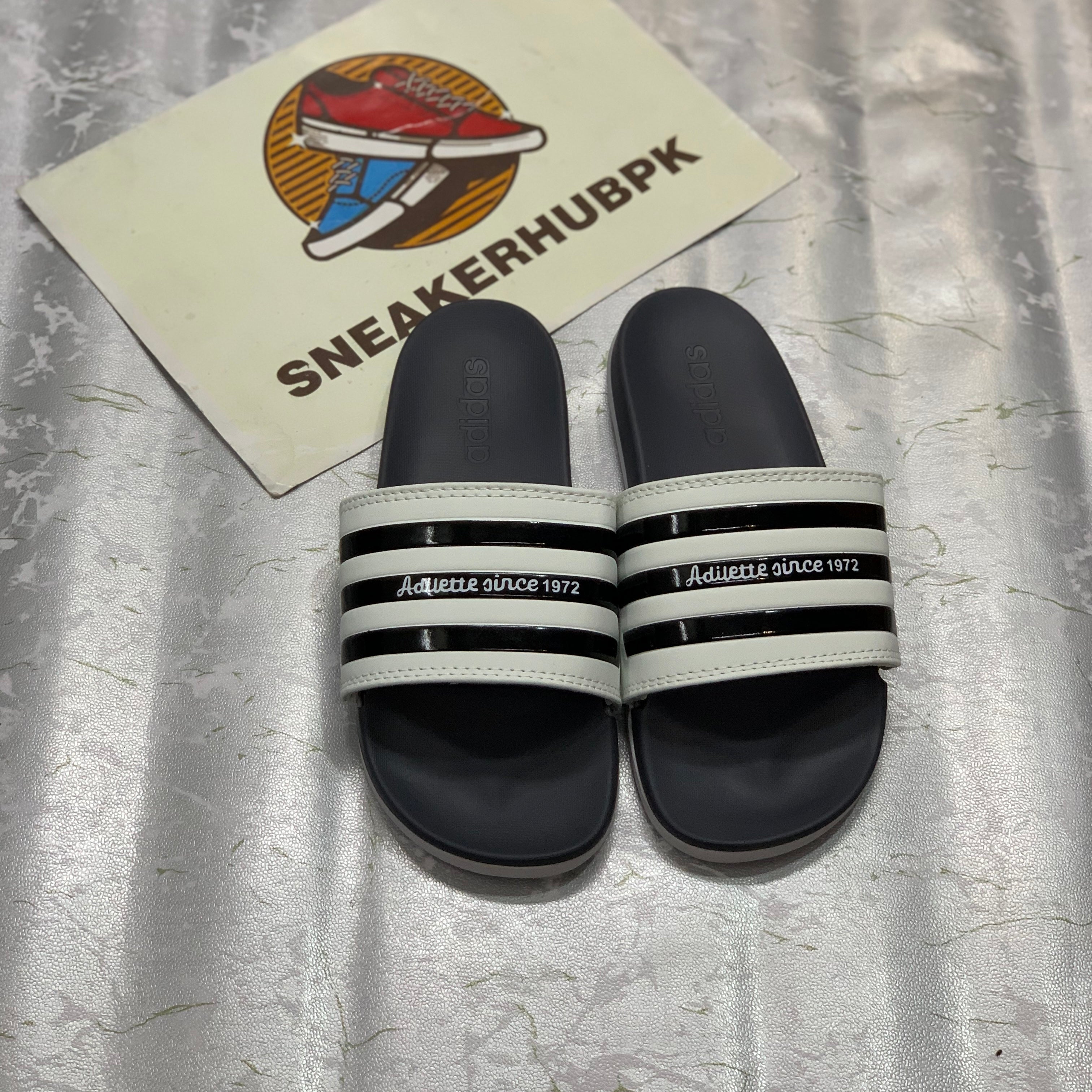 Adiillette Comfort Swim “Grey White”