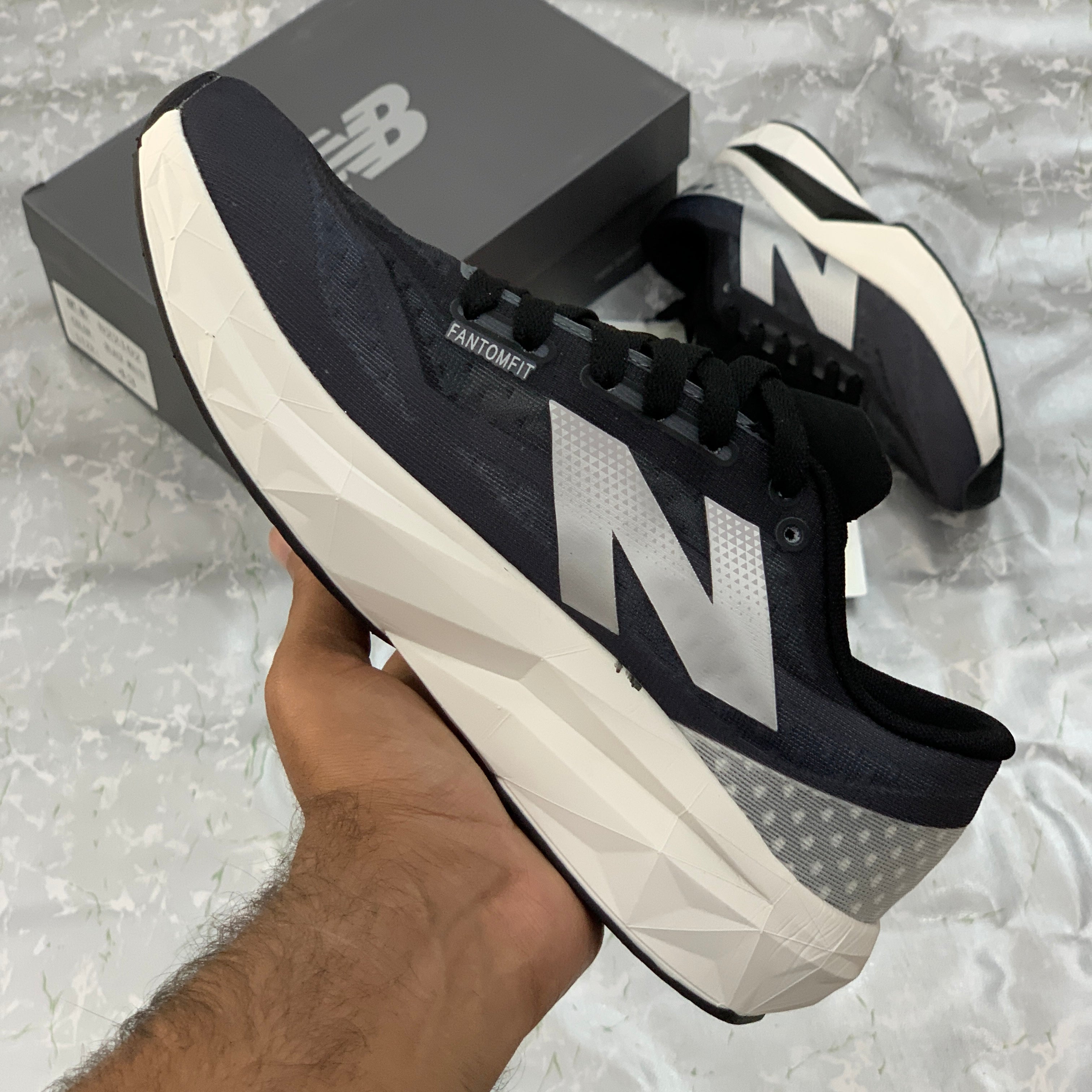 NB Rebell V4 Black/White