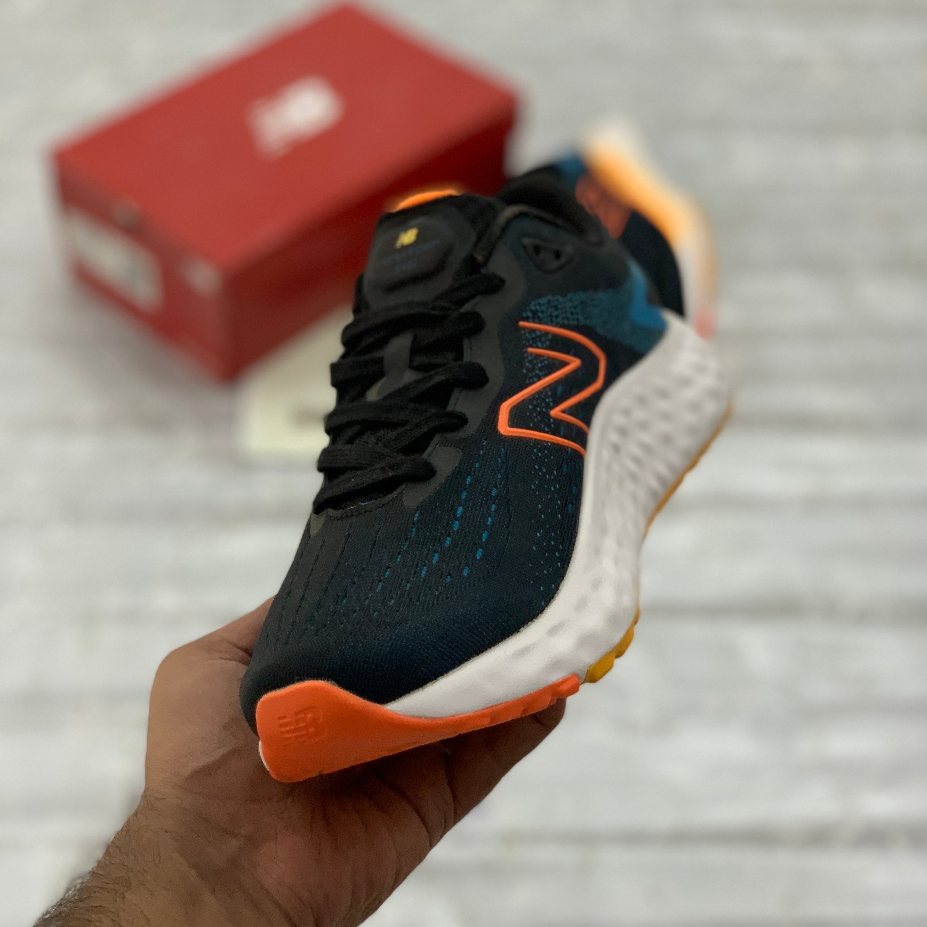NB Fresh Foam Evoz V2 (Black Orange)