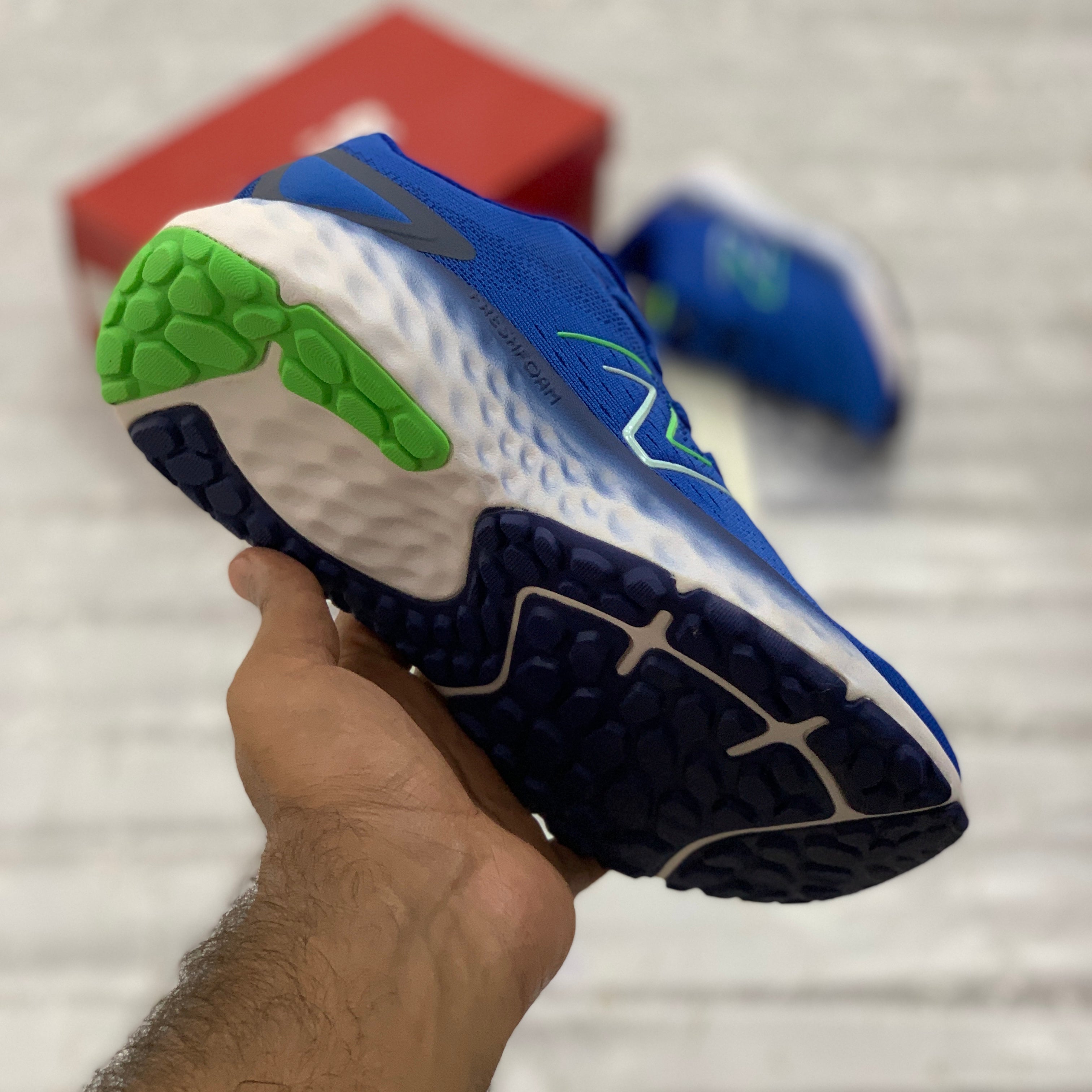 NB Fresh Foam Evoz V2 (Electric Blue)