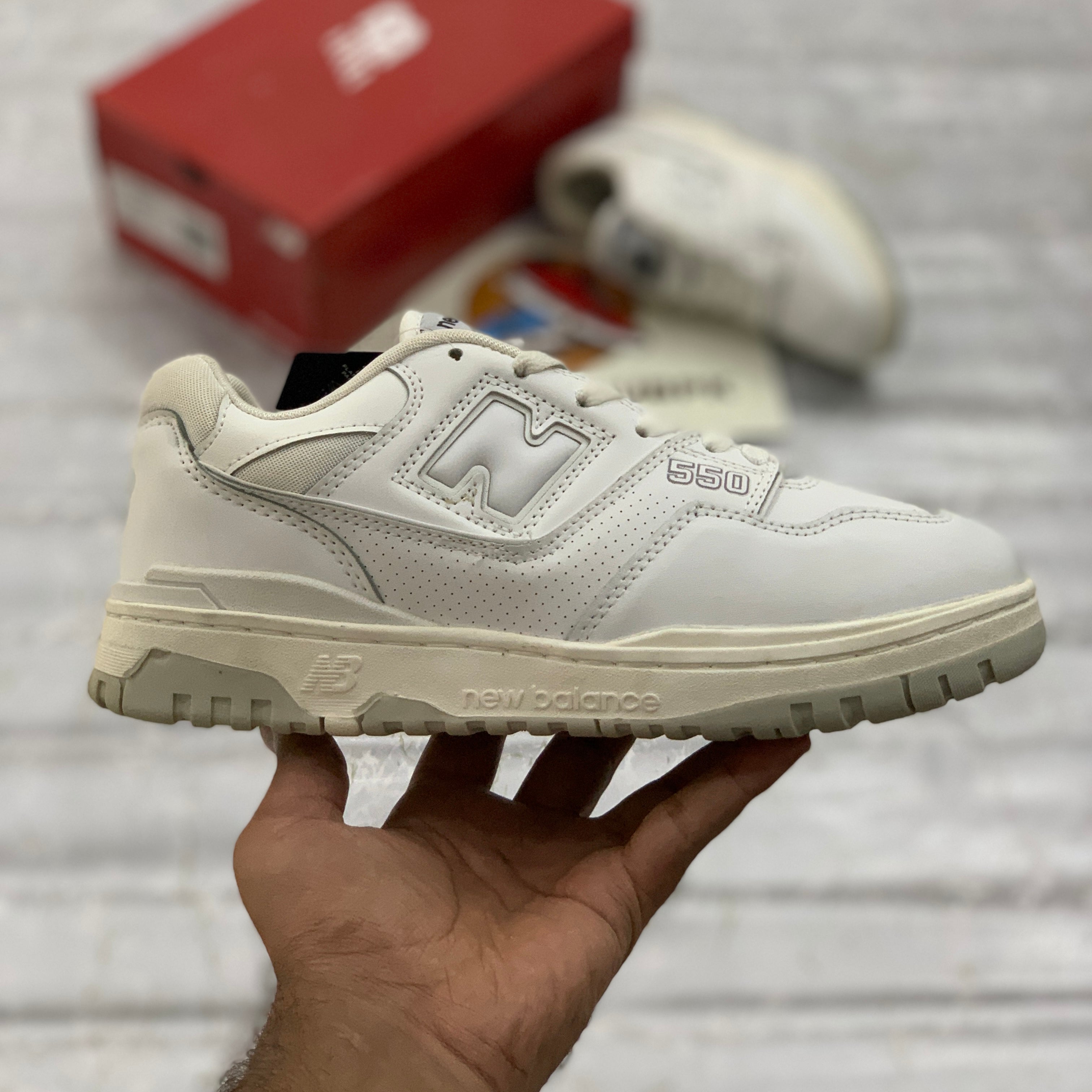 NB 550 White