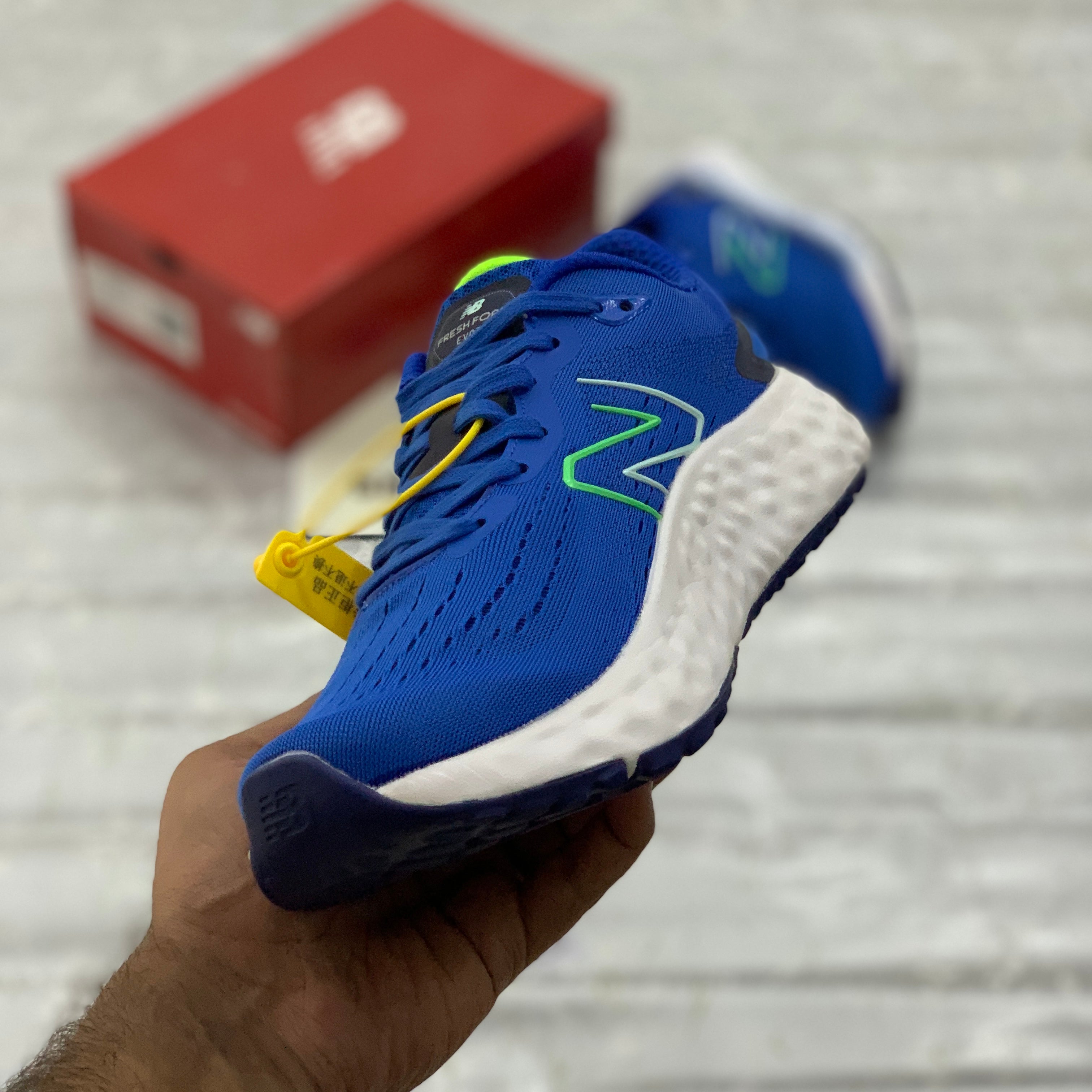 NB Fresh Foam Evoz V2 (Electric Blue)