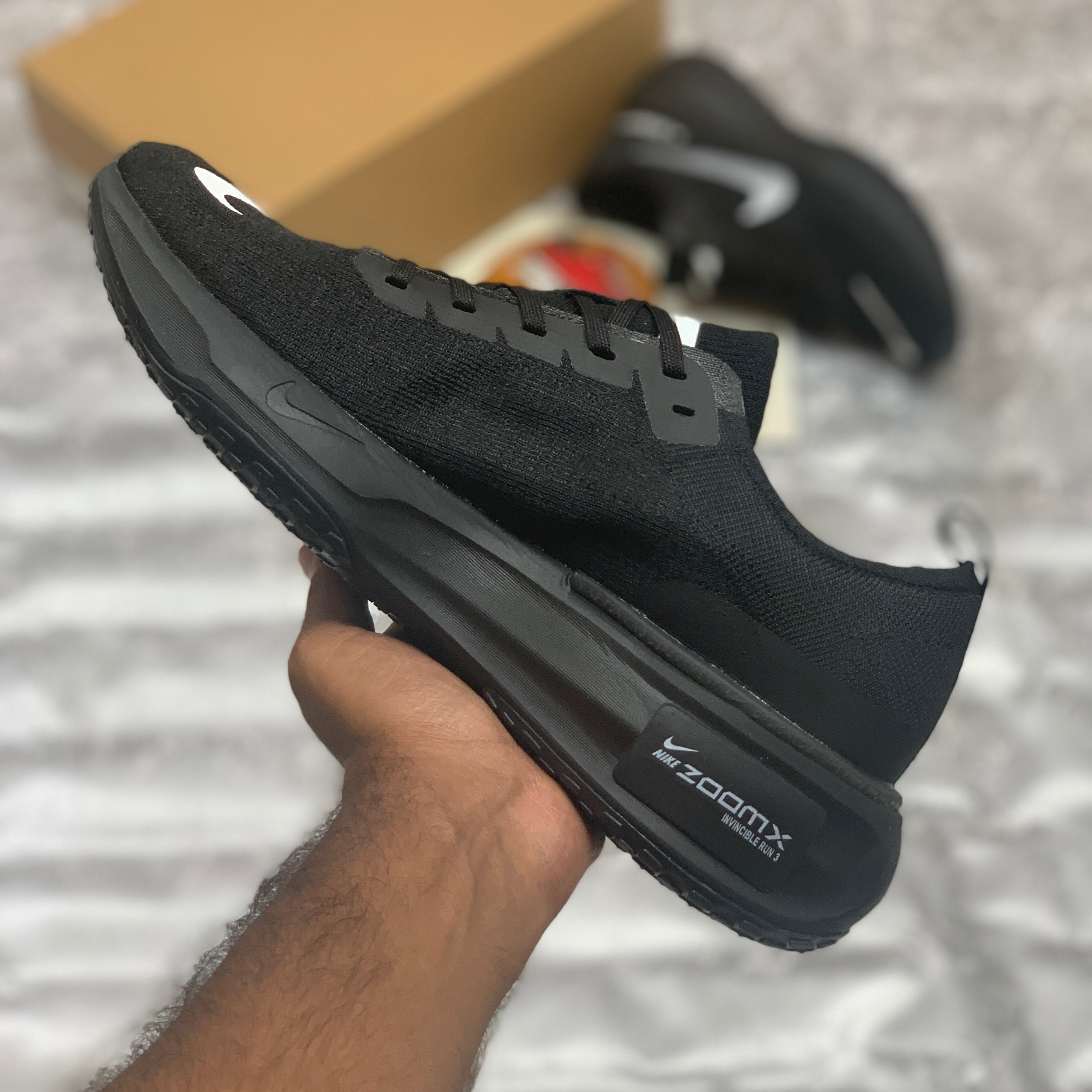 Nk Zooom X Invinciible Runn 3 (Black Silver)