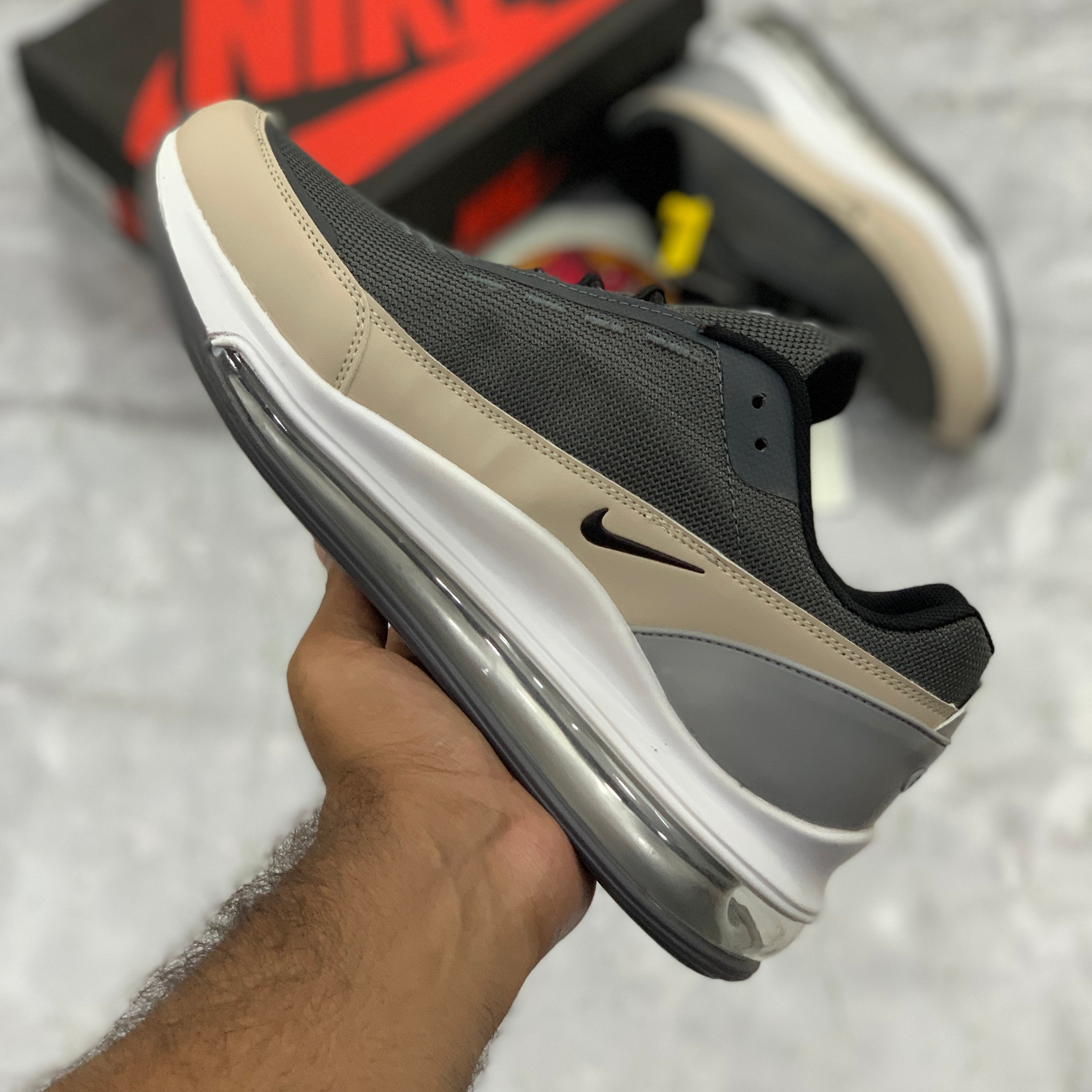 Air Max (Charcoal Brown)