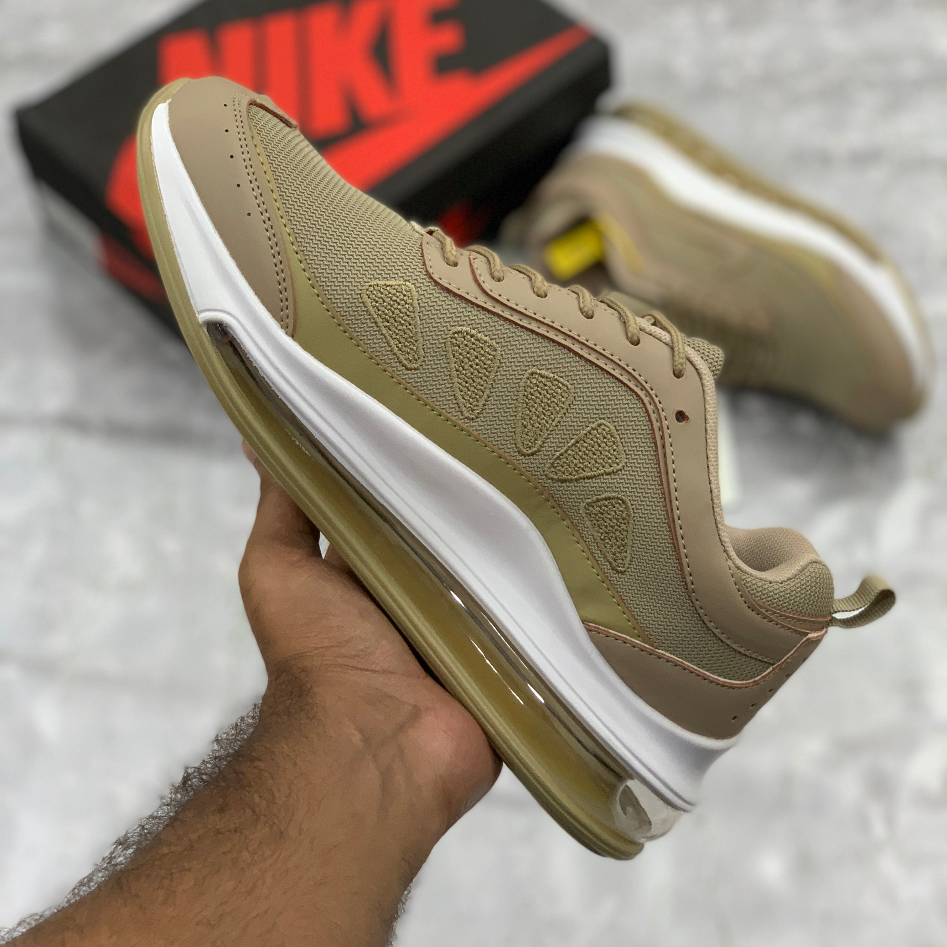 Air Max AP (Taupe)