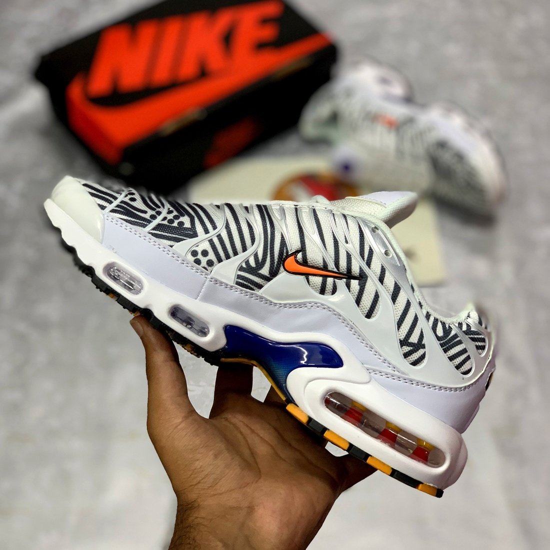 AAA-max Plus TN(White Tiger)