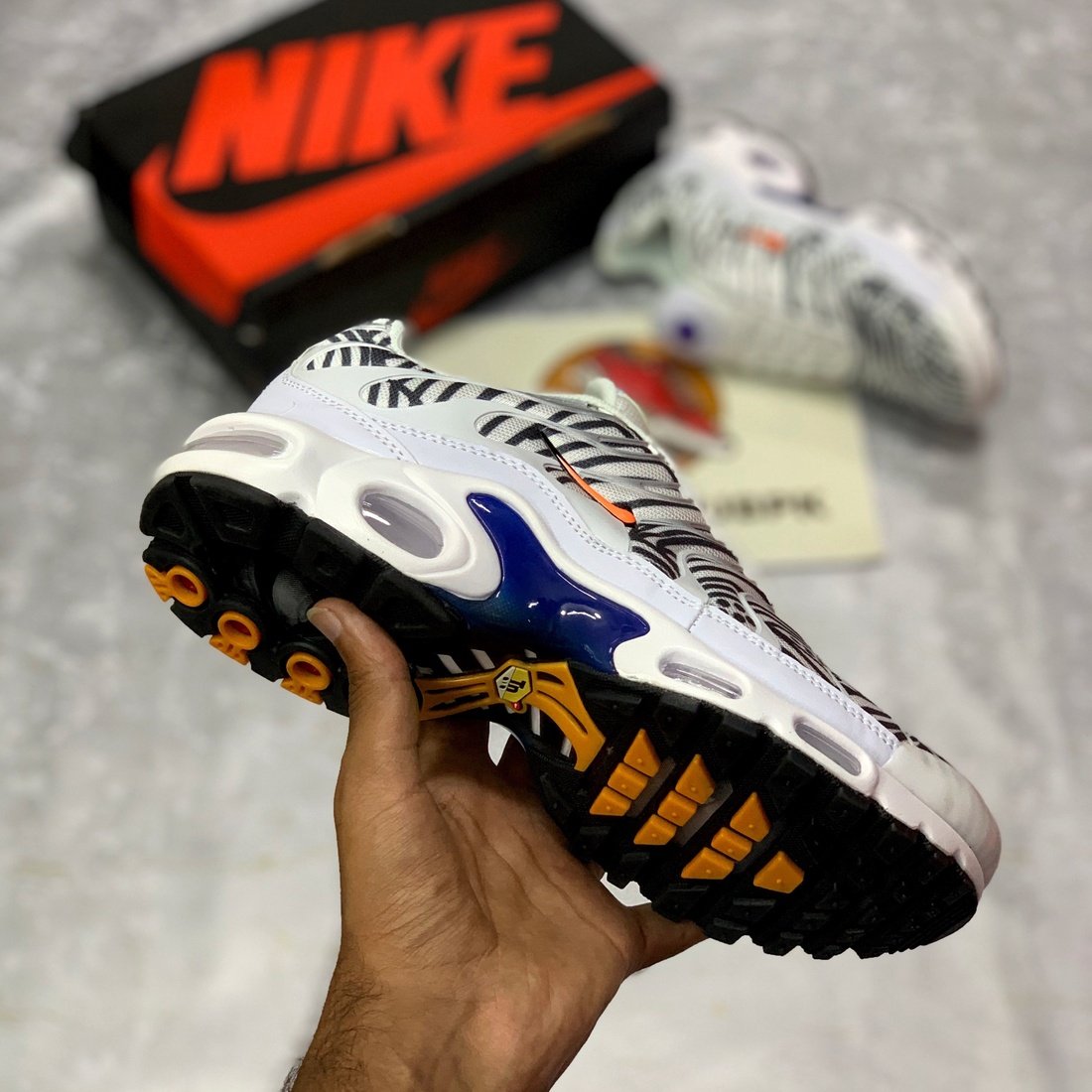 AAA-max Plus TN(White Tiger)