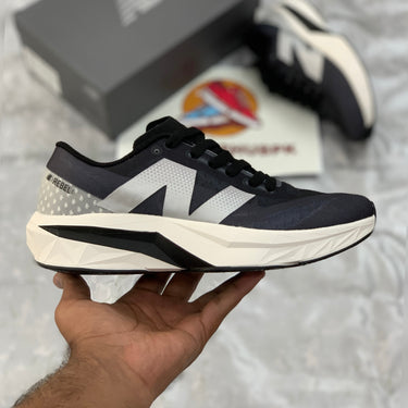 NB Rebell V4 Black/White