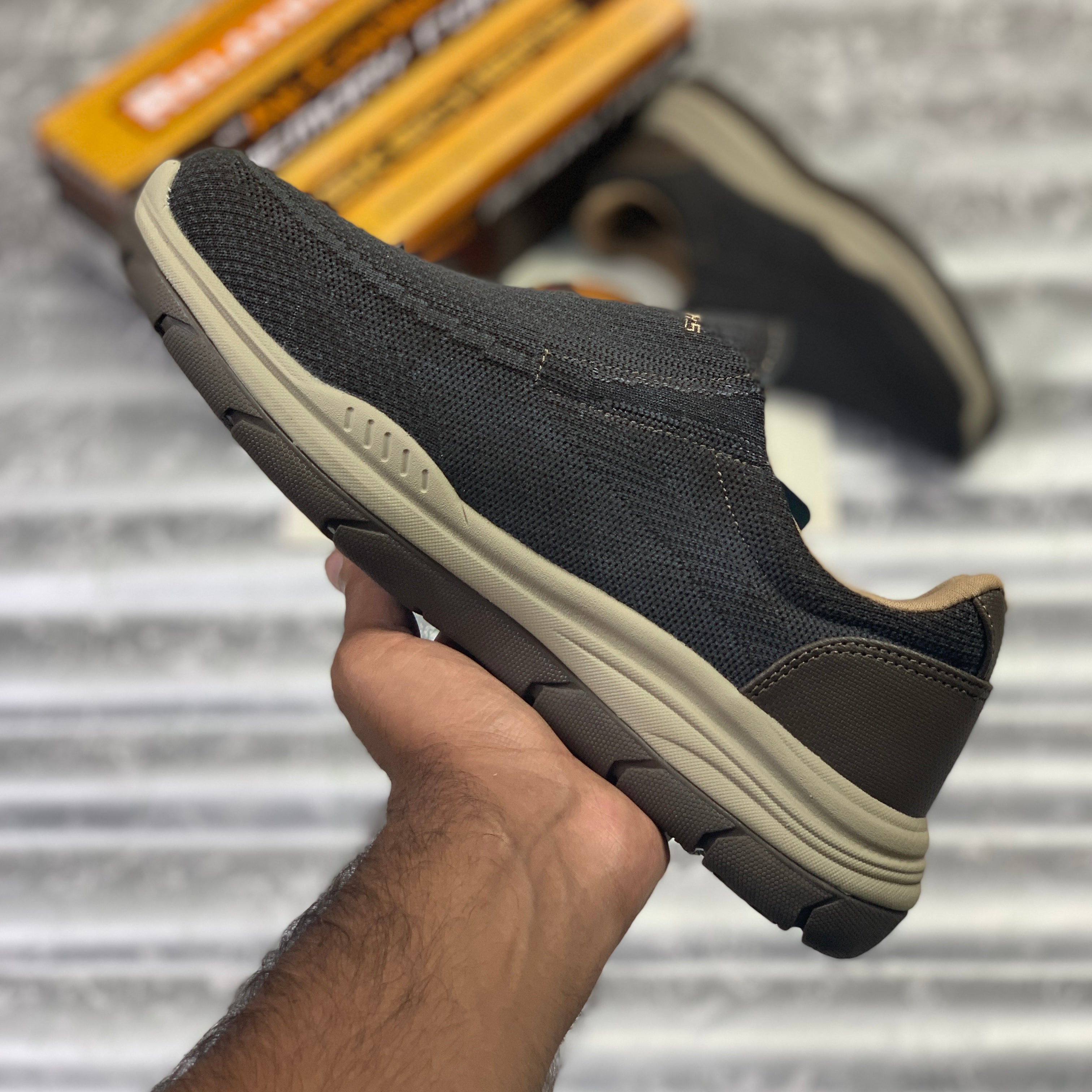 Skecherrs Relaxed Fitt with Air-Cooled "Brown"