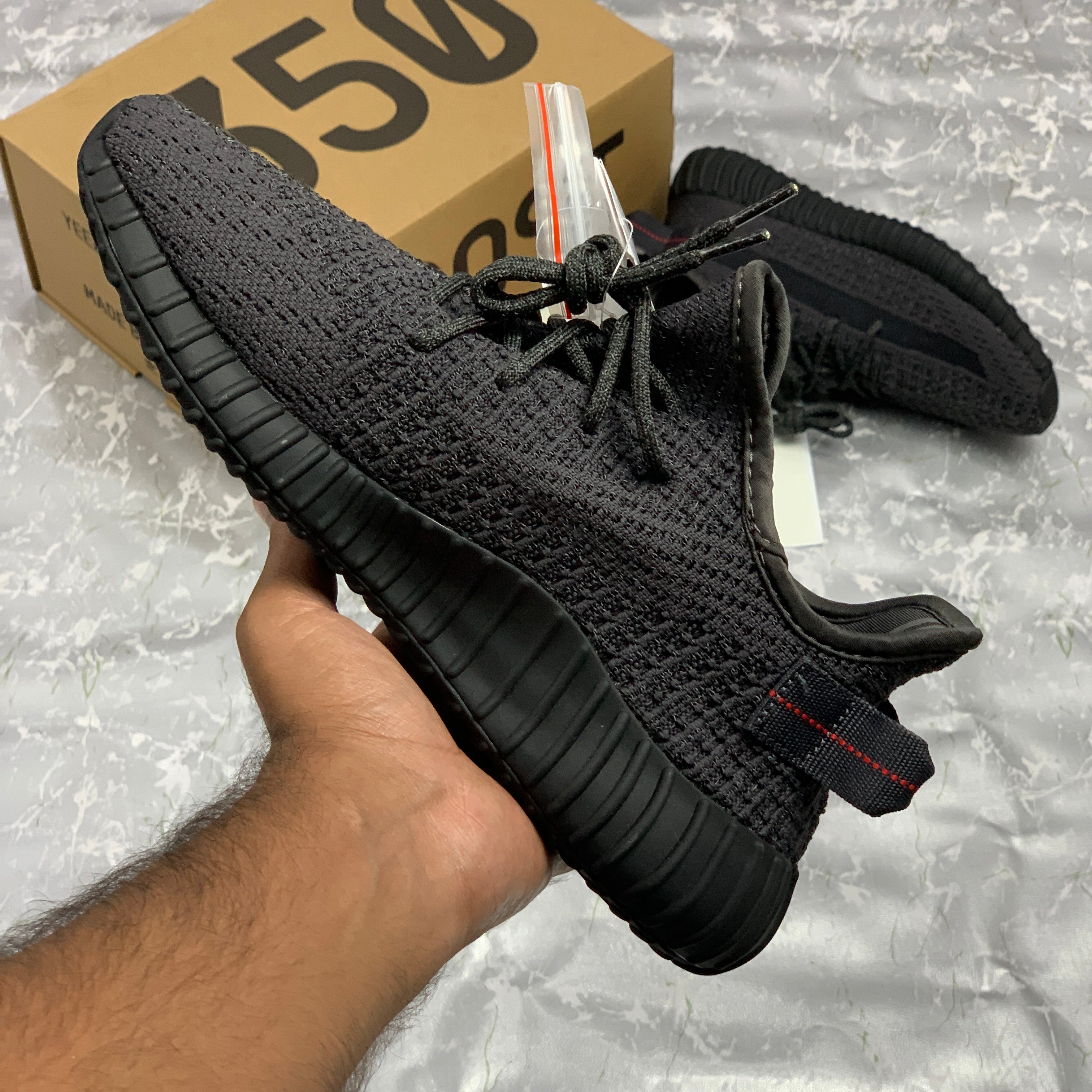 Yeeezzyy 350 v2 (Triple Black) 1:1 UA batch