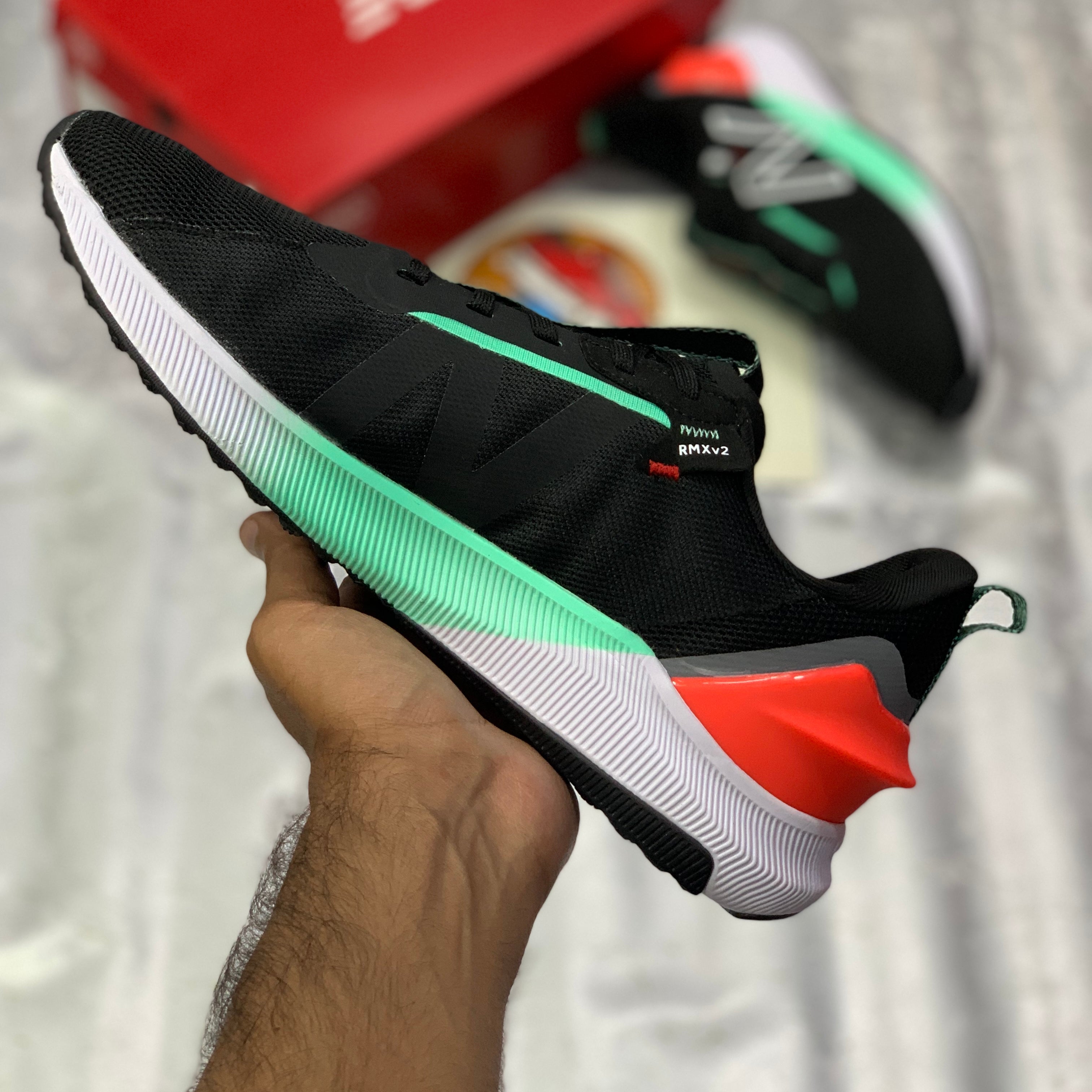 NB FuelCell Propel RMX v2 Black Bright Neon