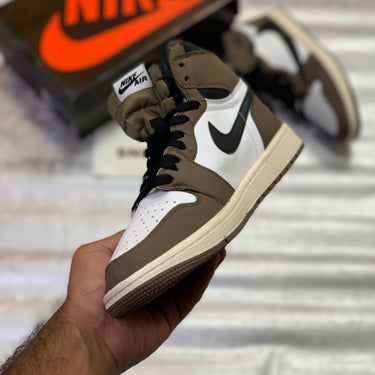 Aj-1s Hiightopps Traviis