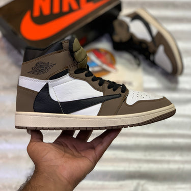 Aj-1s Hiightopps Traviis