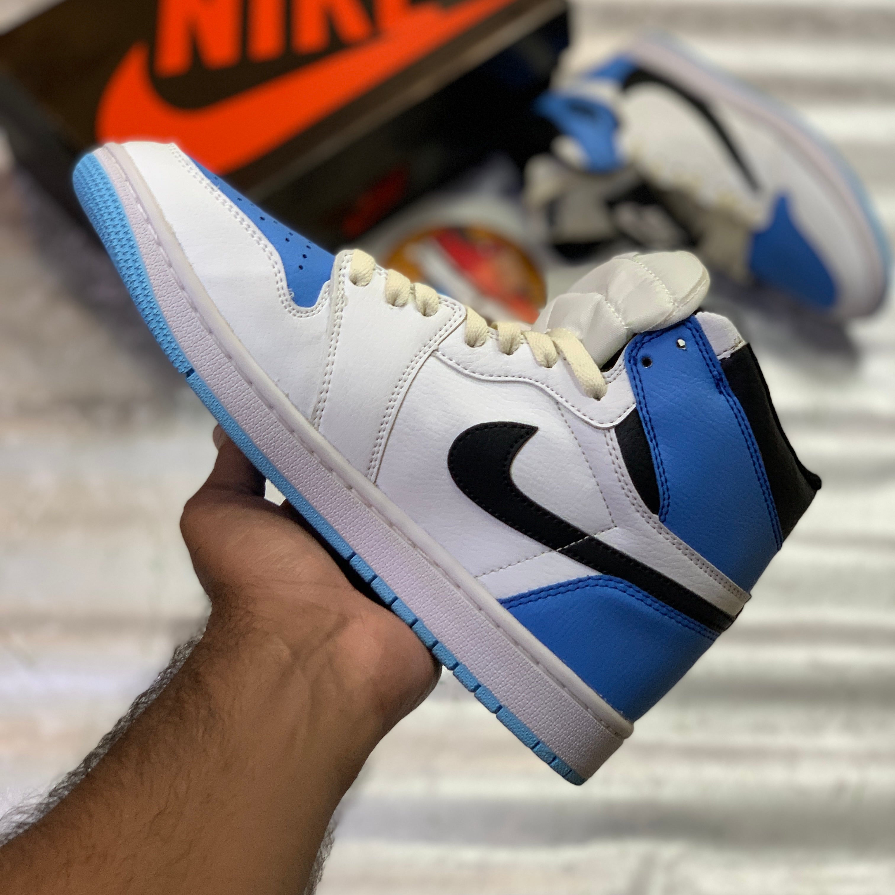 Aj-1s Hiightopps Reversed “Uni Blue”