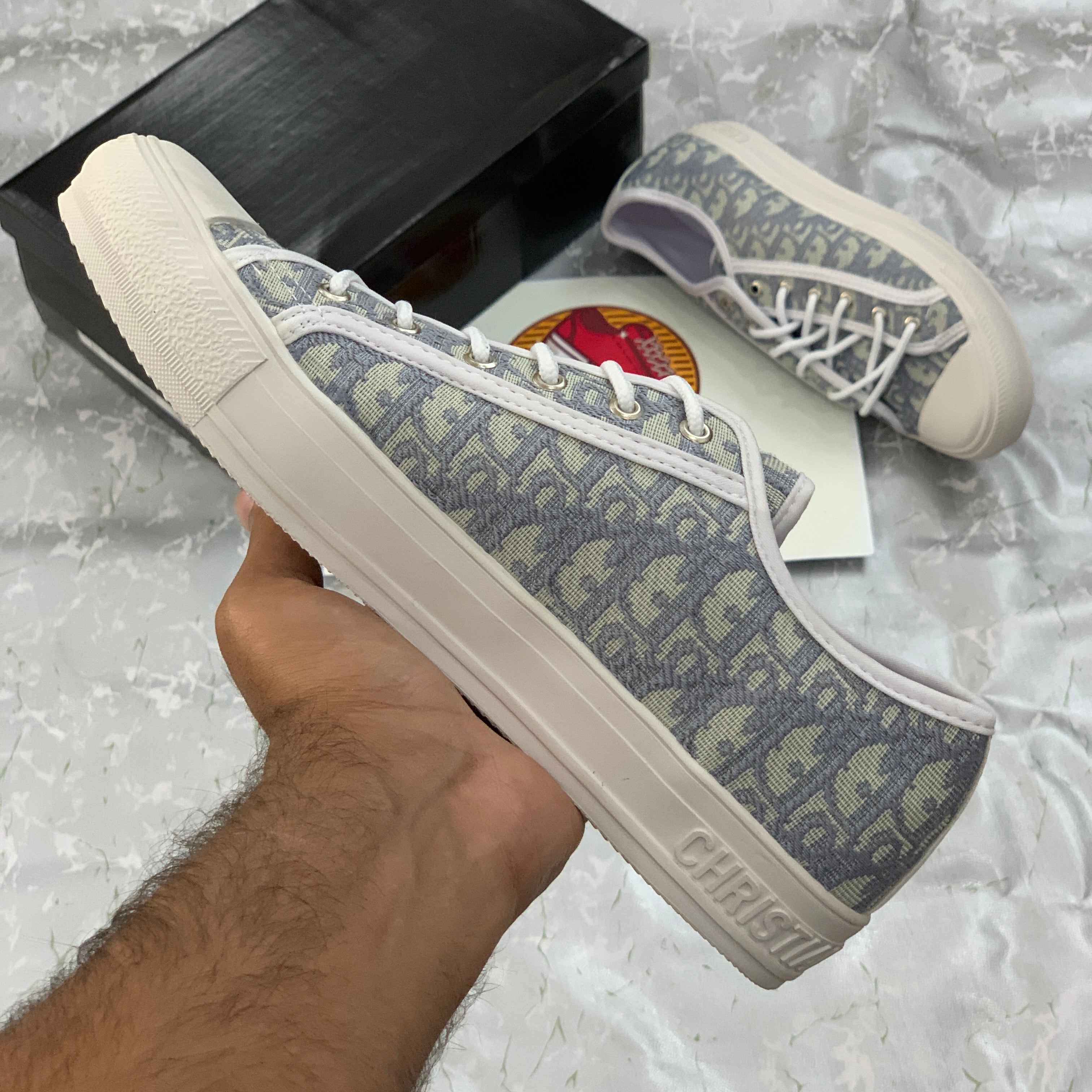 Walk’n’Diiorr Lace-up Sneakers (Grey)