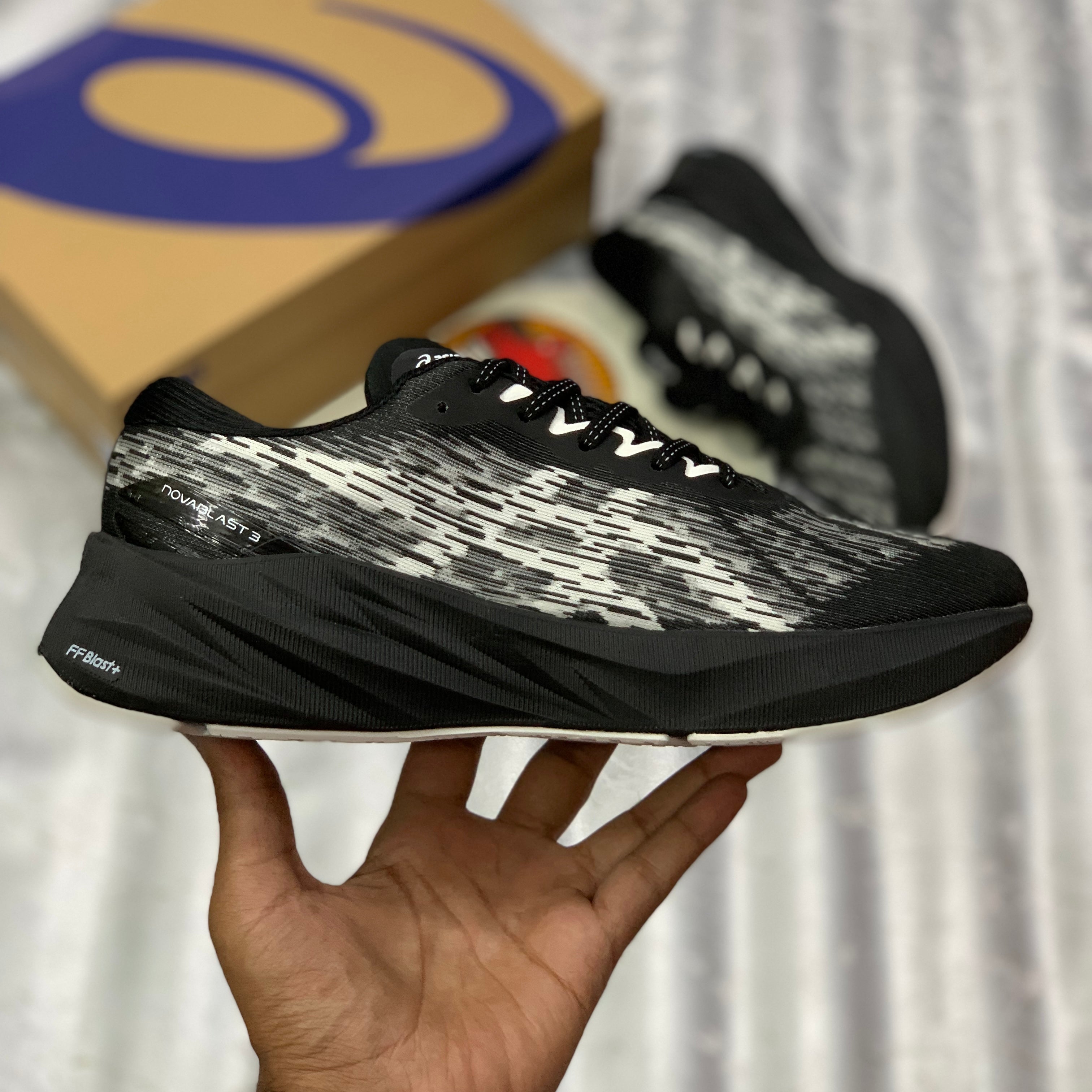 Novablastt 3 “Black White” Premium Batch