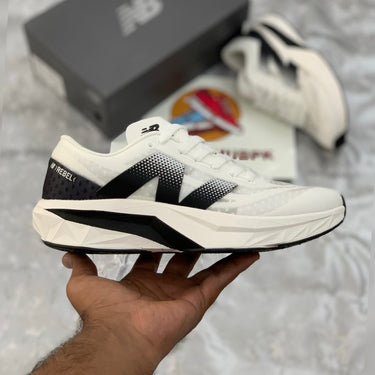 NB Rebell V4 White/Black