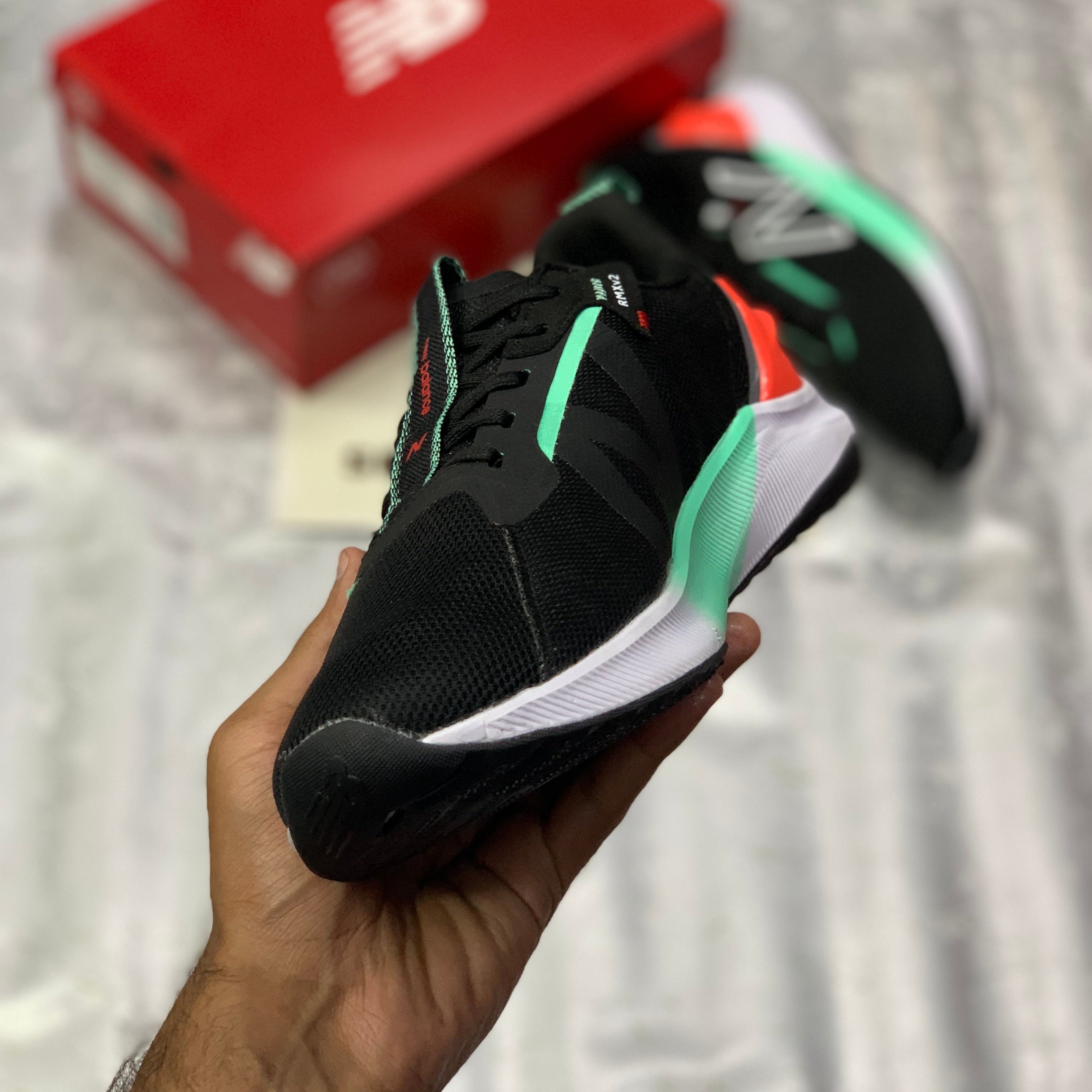 NB FuelCell Propel RMX v2 Black Bright Neon