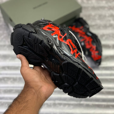 BALLENCIIAGA RUNNER GRAFFIITTI (BLACK REDD)TOP PREMIUM BATCH