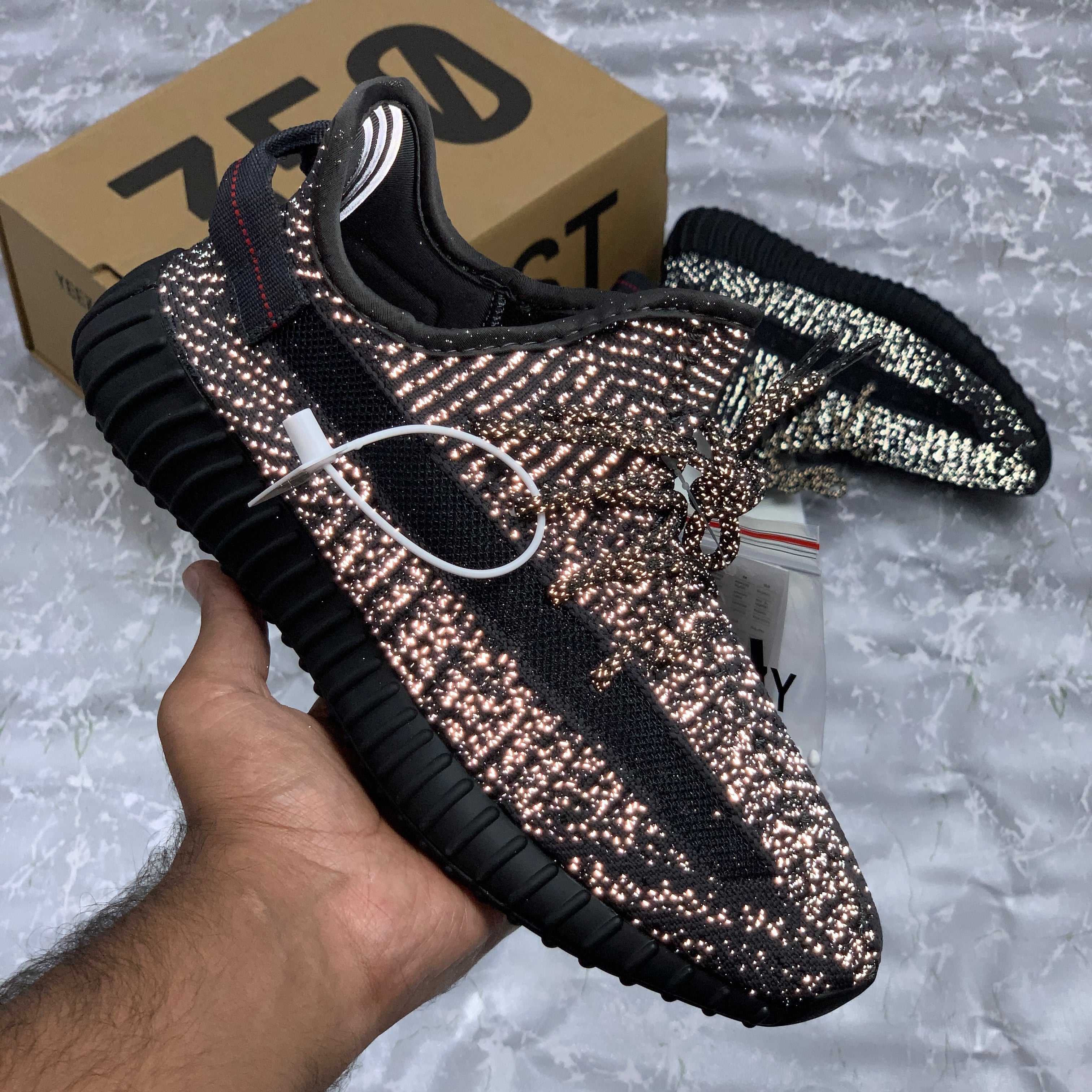 Yeeezzyy 350 v2 (Triple Black) 1:1 UA batch