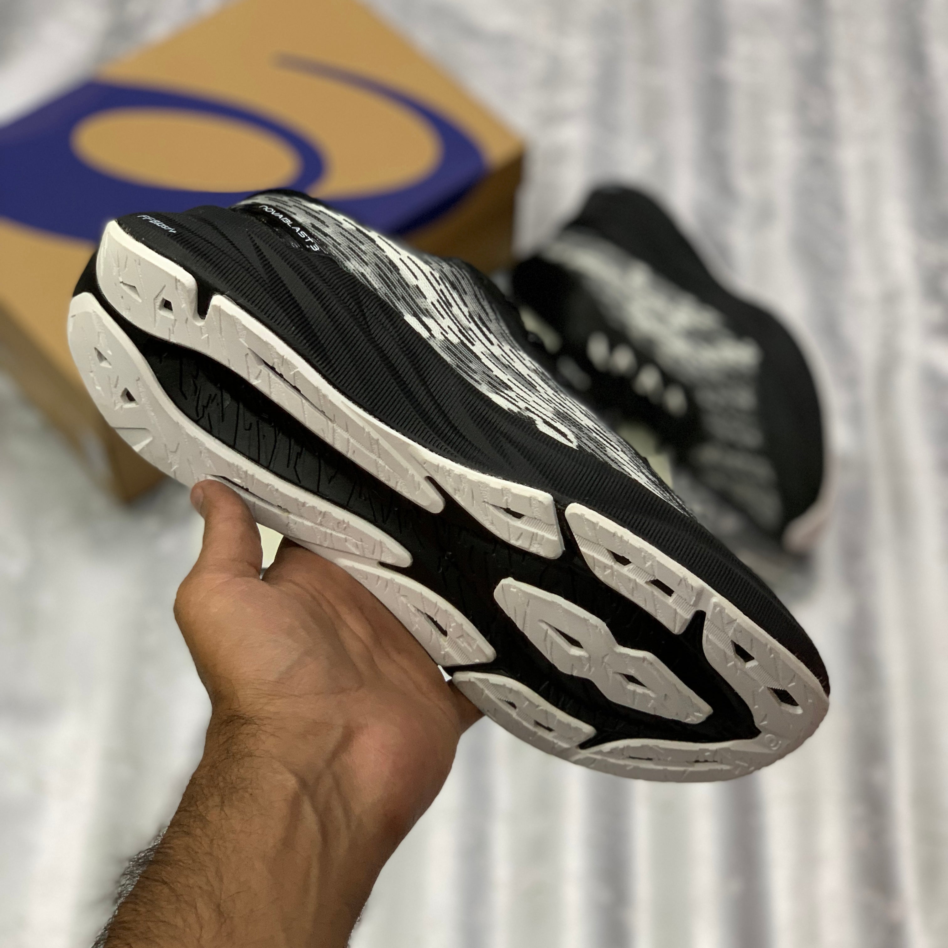Novablastt 3 “Black White” Premium Batch
