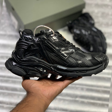 BALLENCIIAGA RUNNER (TRIIPLE BLACK)TOP PREMIUM BATCH