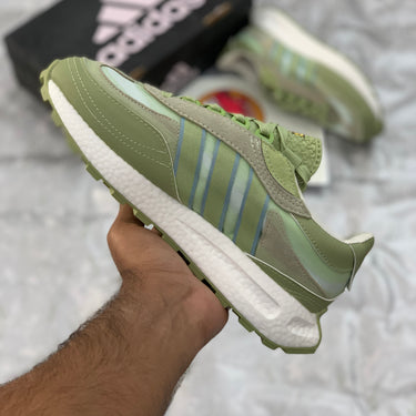 Adi Retropy E5 Trainers  (Green)