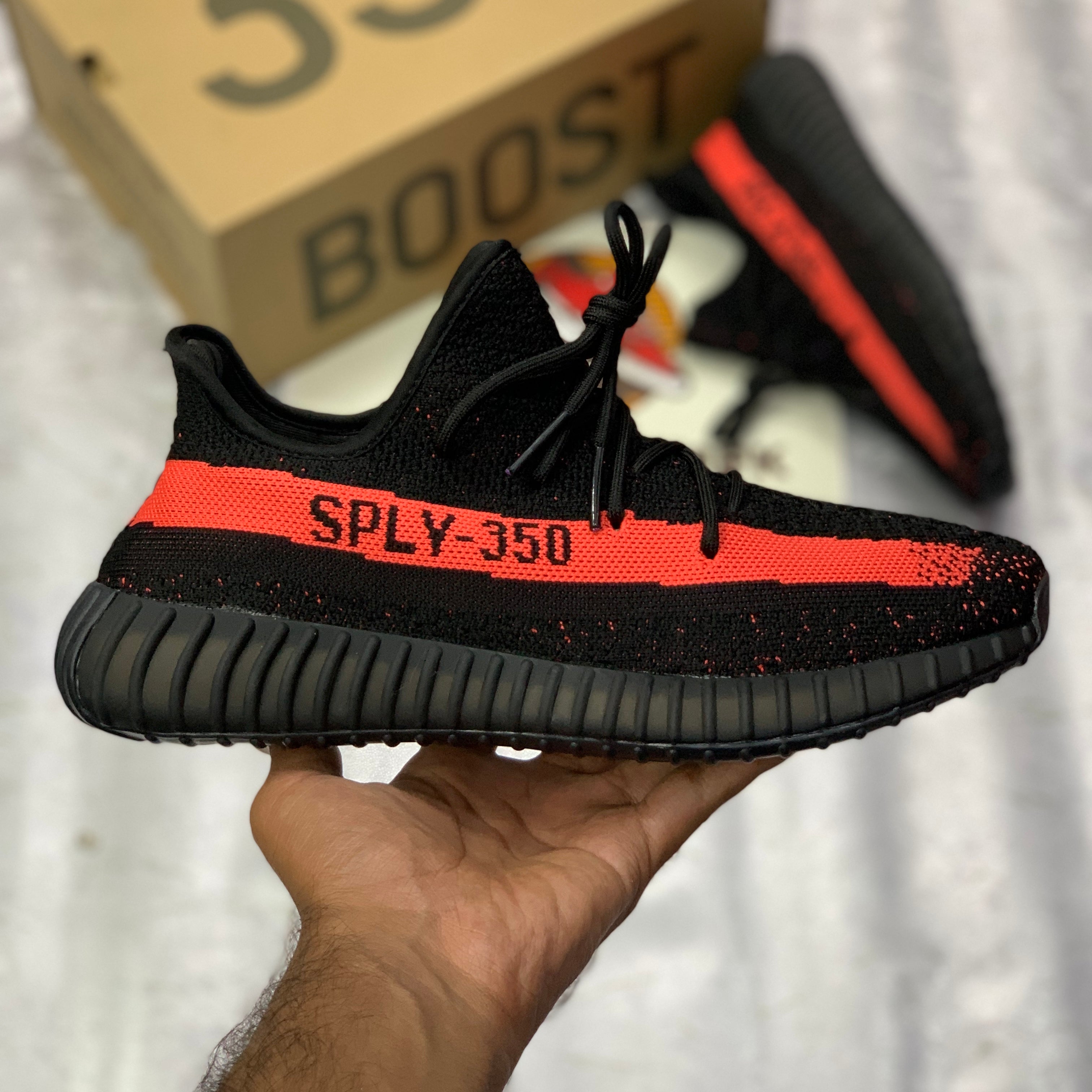 Yeeezzyy 350 v2 (Core Red)