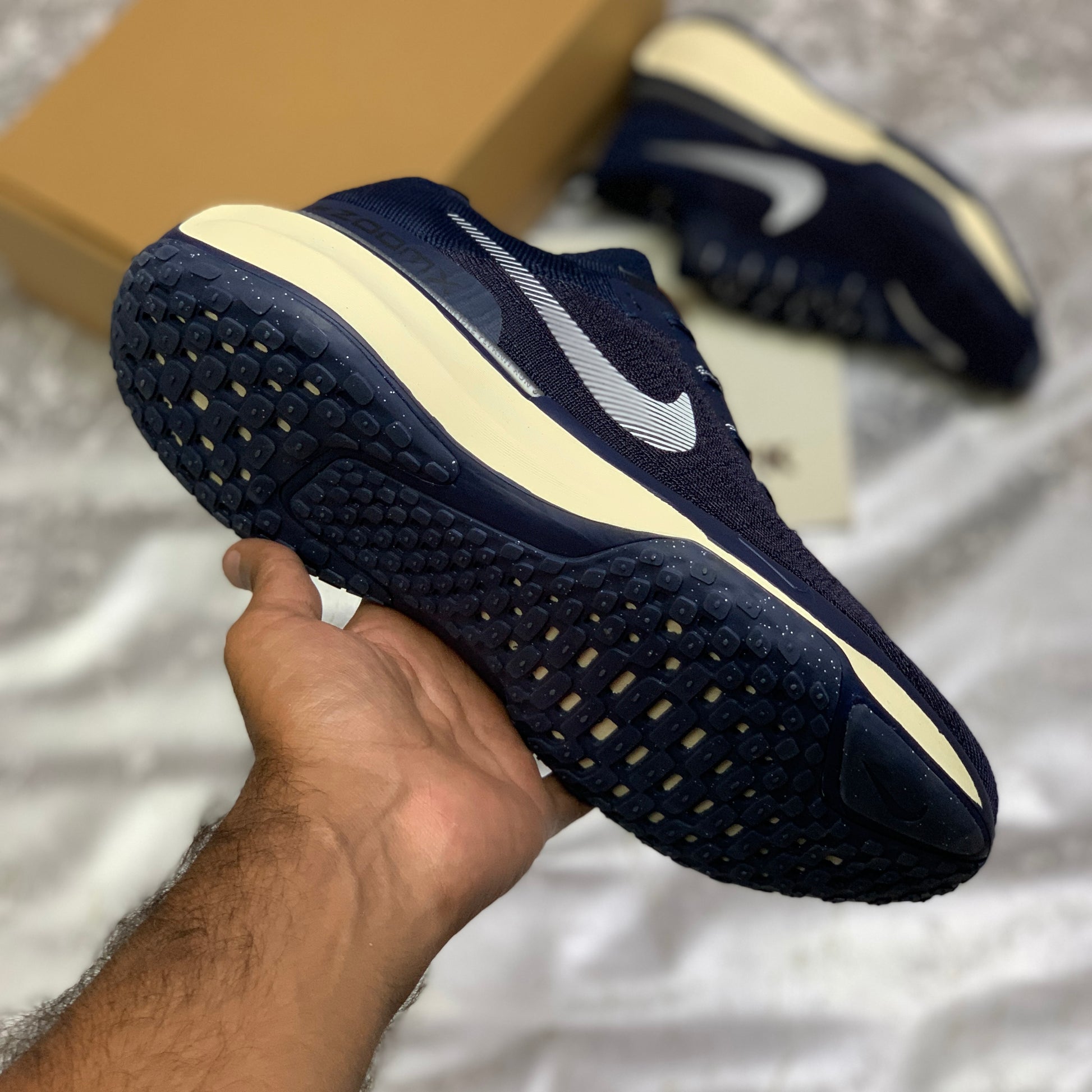 NK ZOOOM INVINCIIBLE RUNNING 3 (NAVY BLUE)