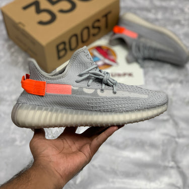 Yeeezzyy 350 v2 (Tail Lights) 1:1 UA batch