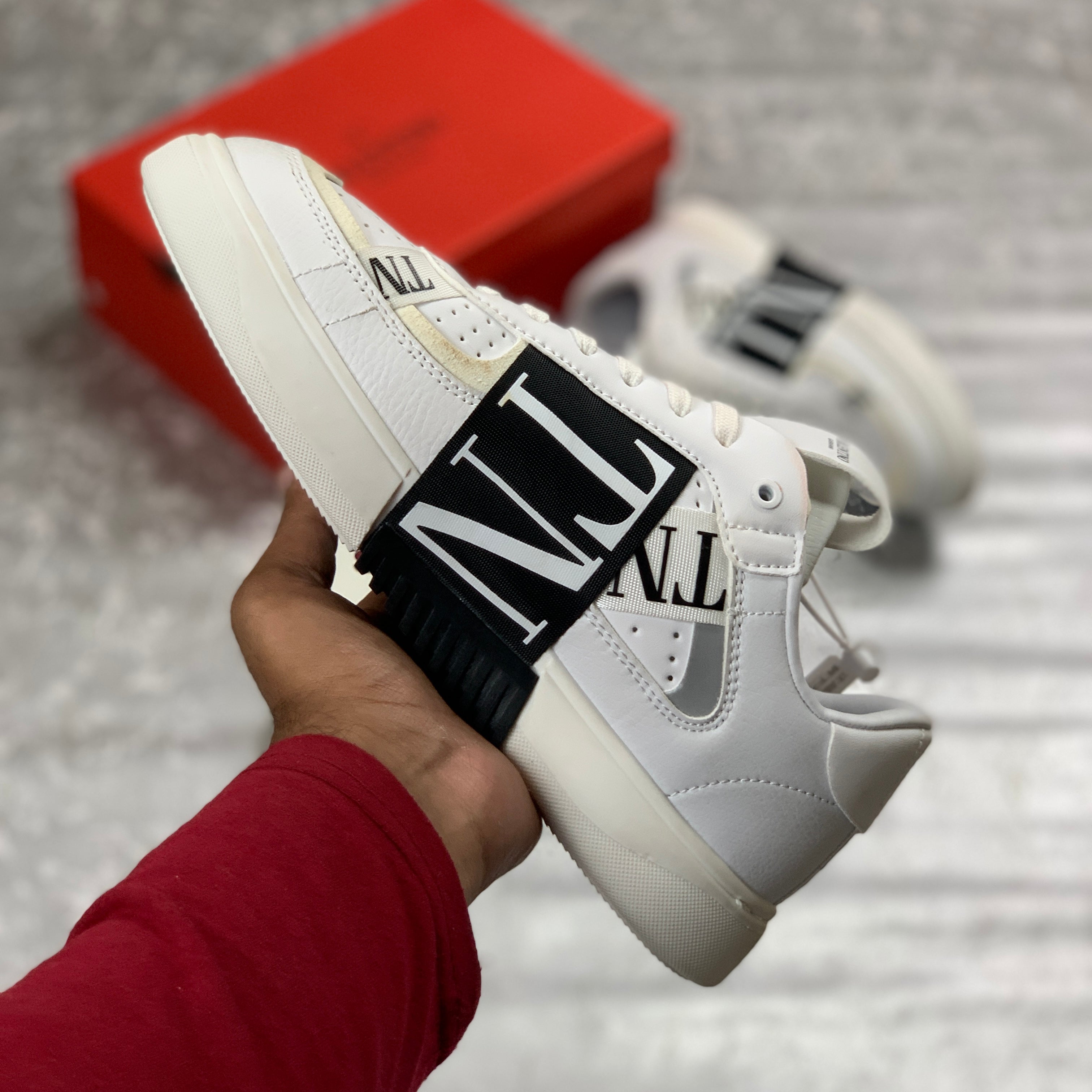 VALENTIINO VL7N (WHITE-BLACK) PREMIUM BATCH