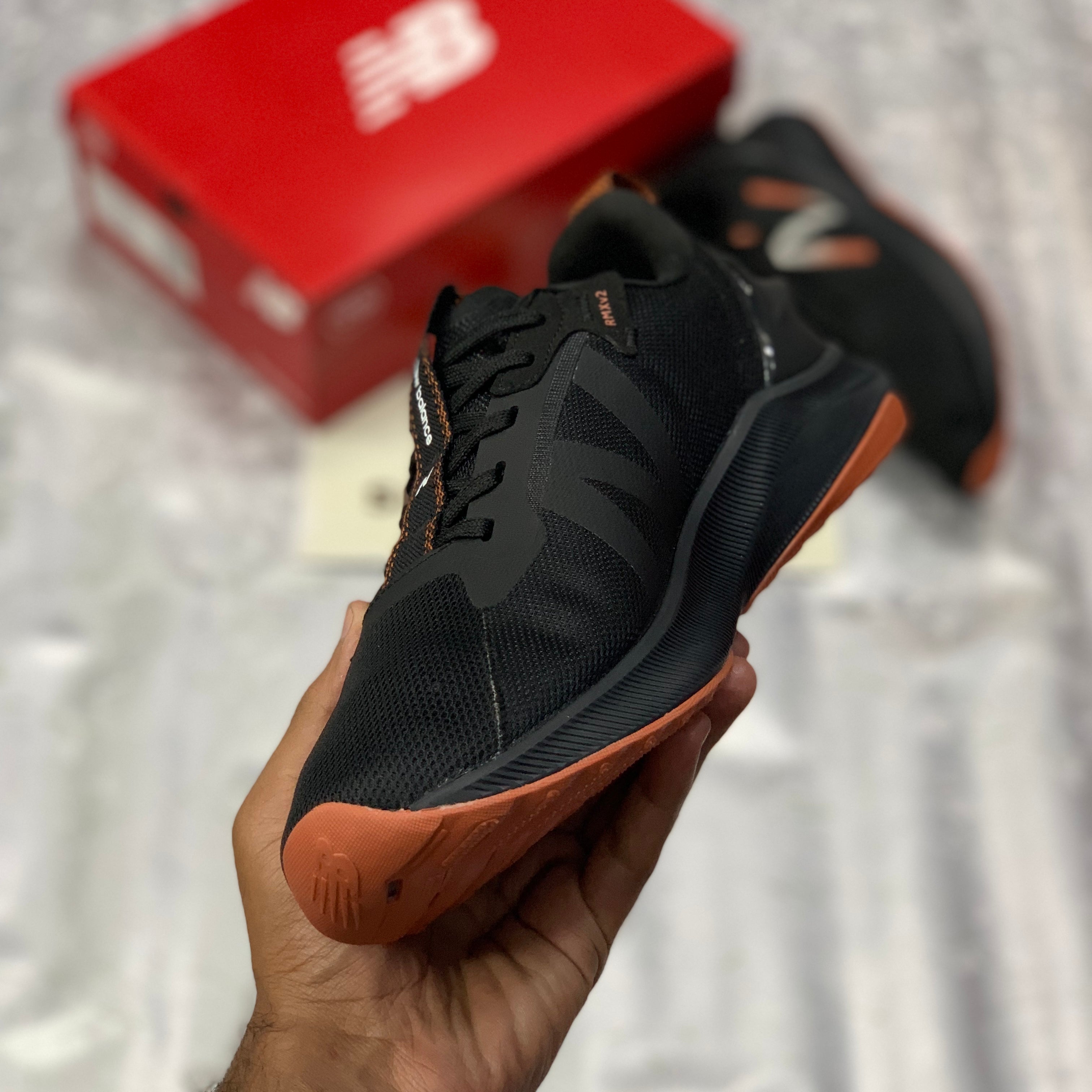 NB FuelCell Propel RMX v2 Black Brown