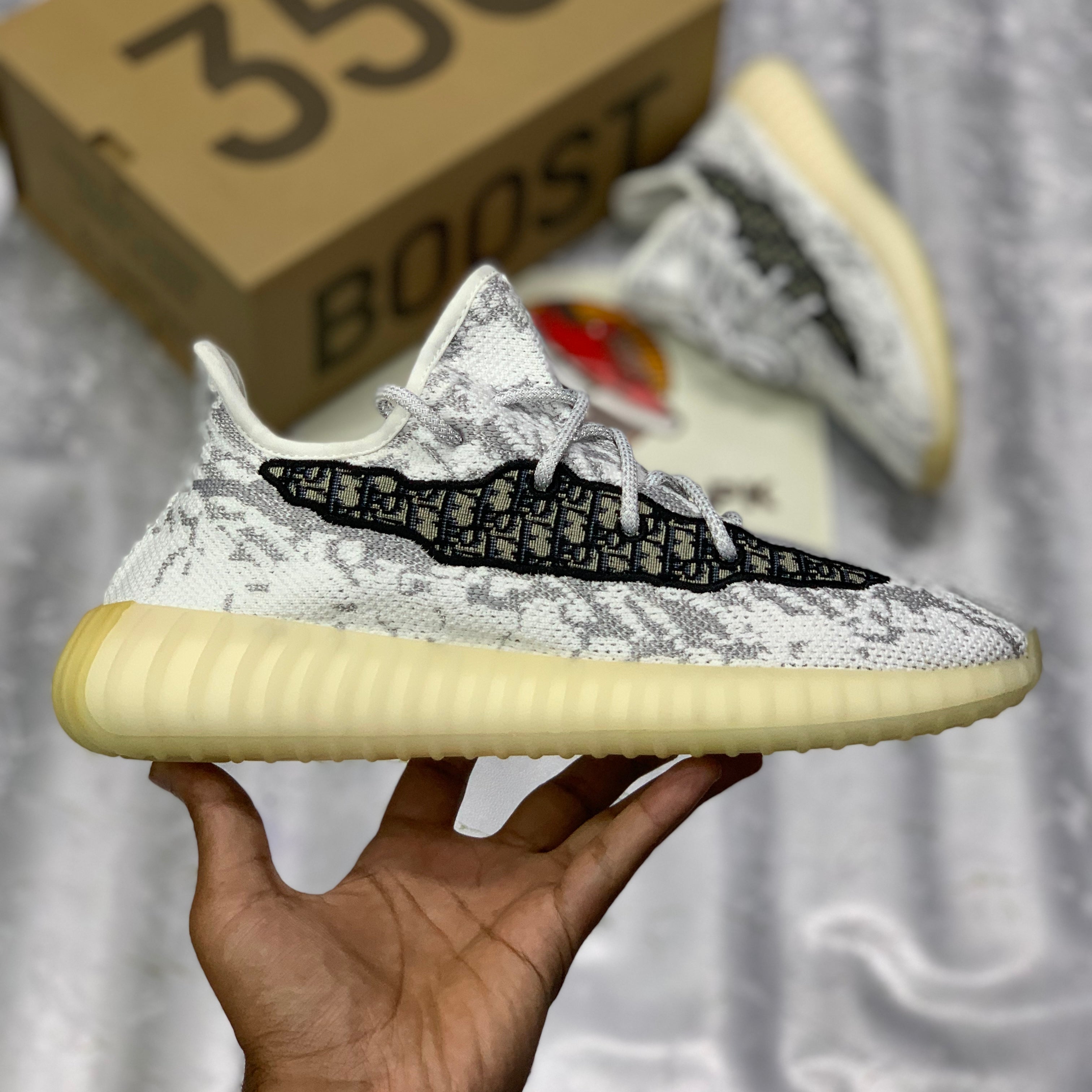 Yeeezzyy 350 v2 x Diior "White" Real Boost Premuiim Batch