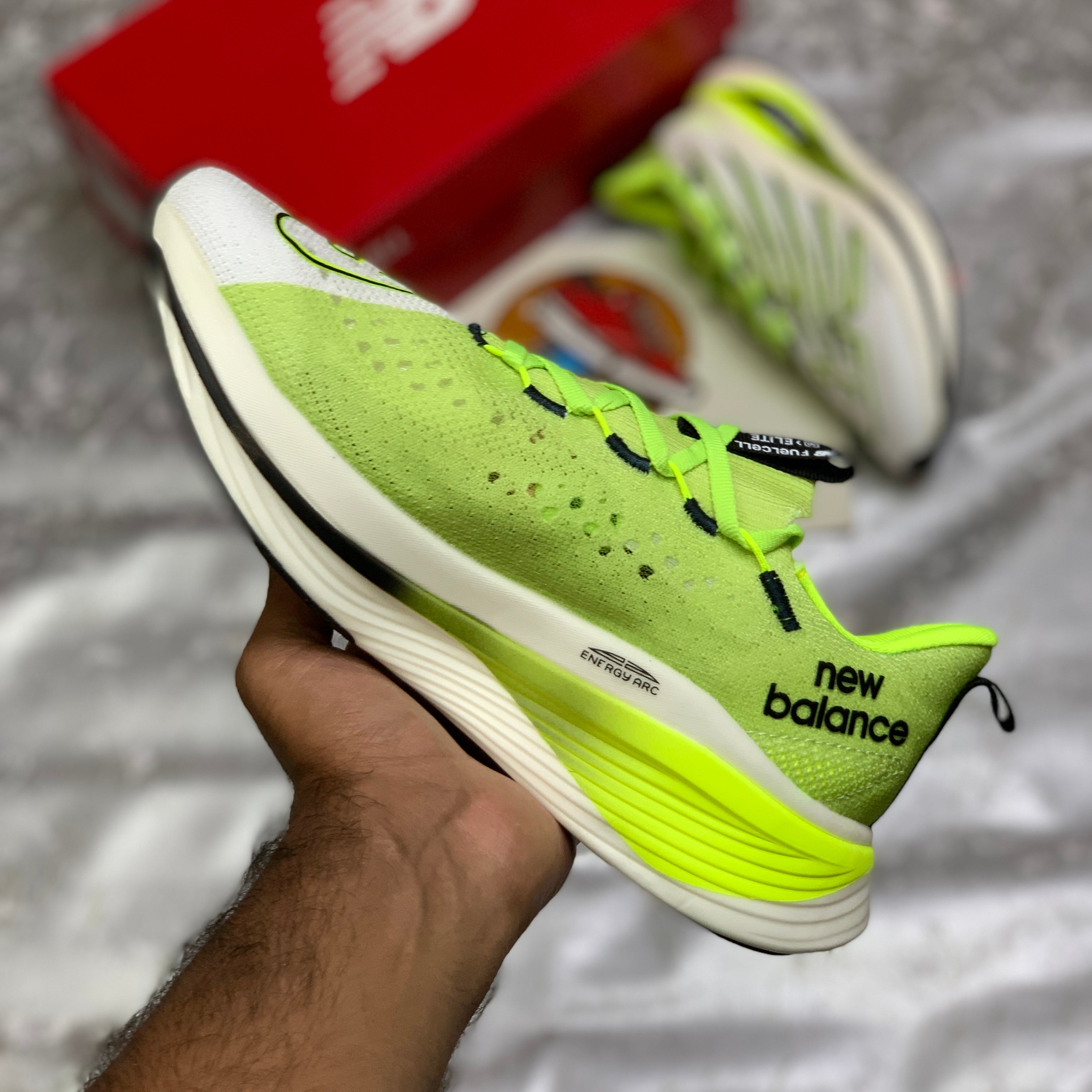 NB Supercompp Fuel-cell Elitee v3 (Neon Watt)