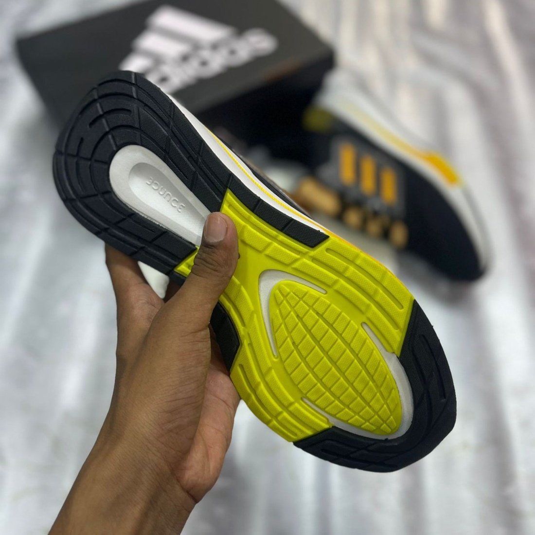 Adii Ulltrabouncce Running (Messii Ediitiion)