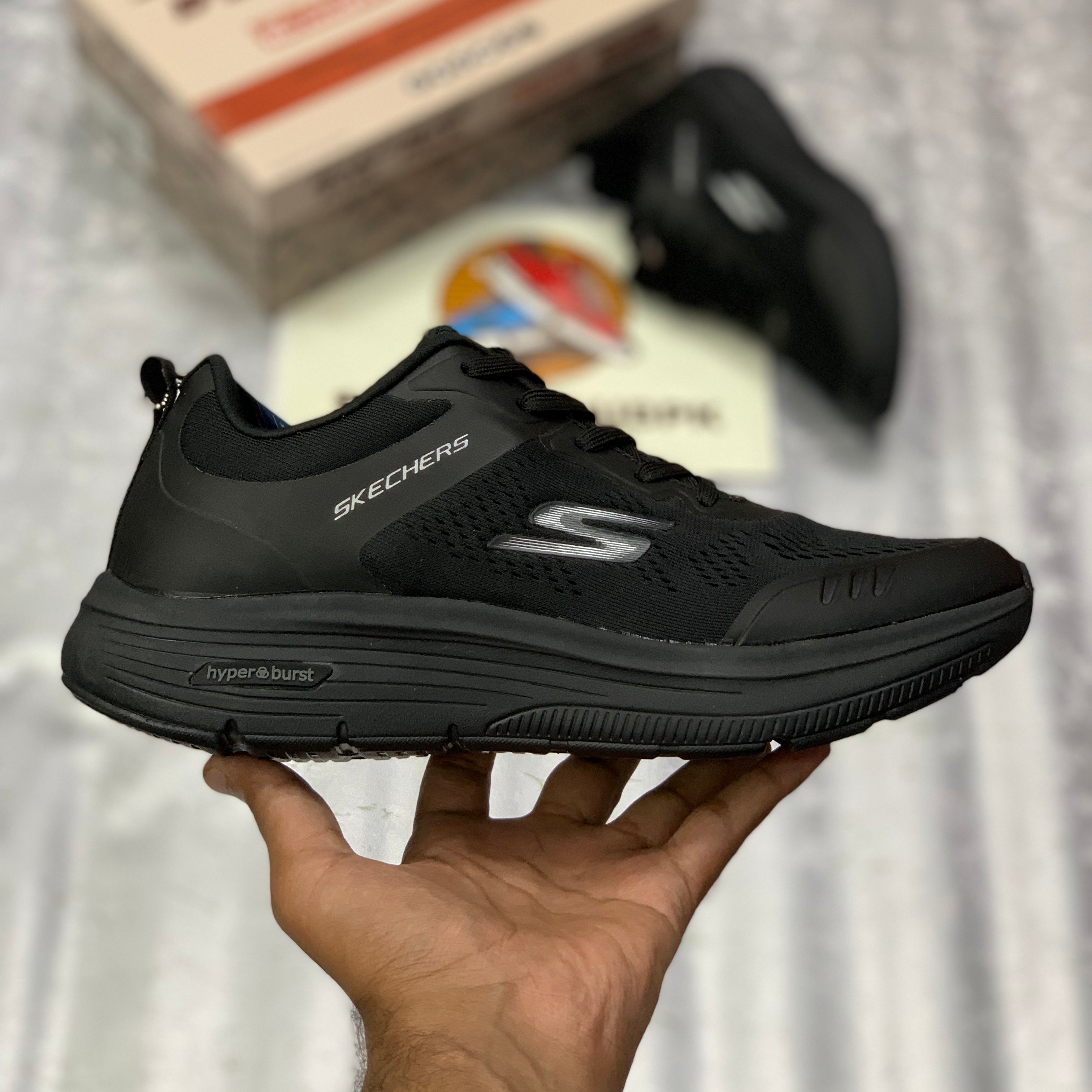 Skeccherrs “Black"