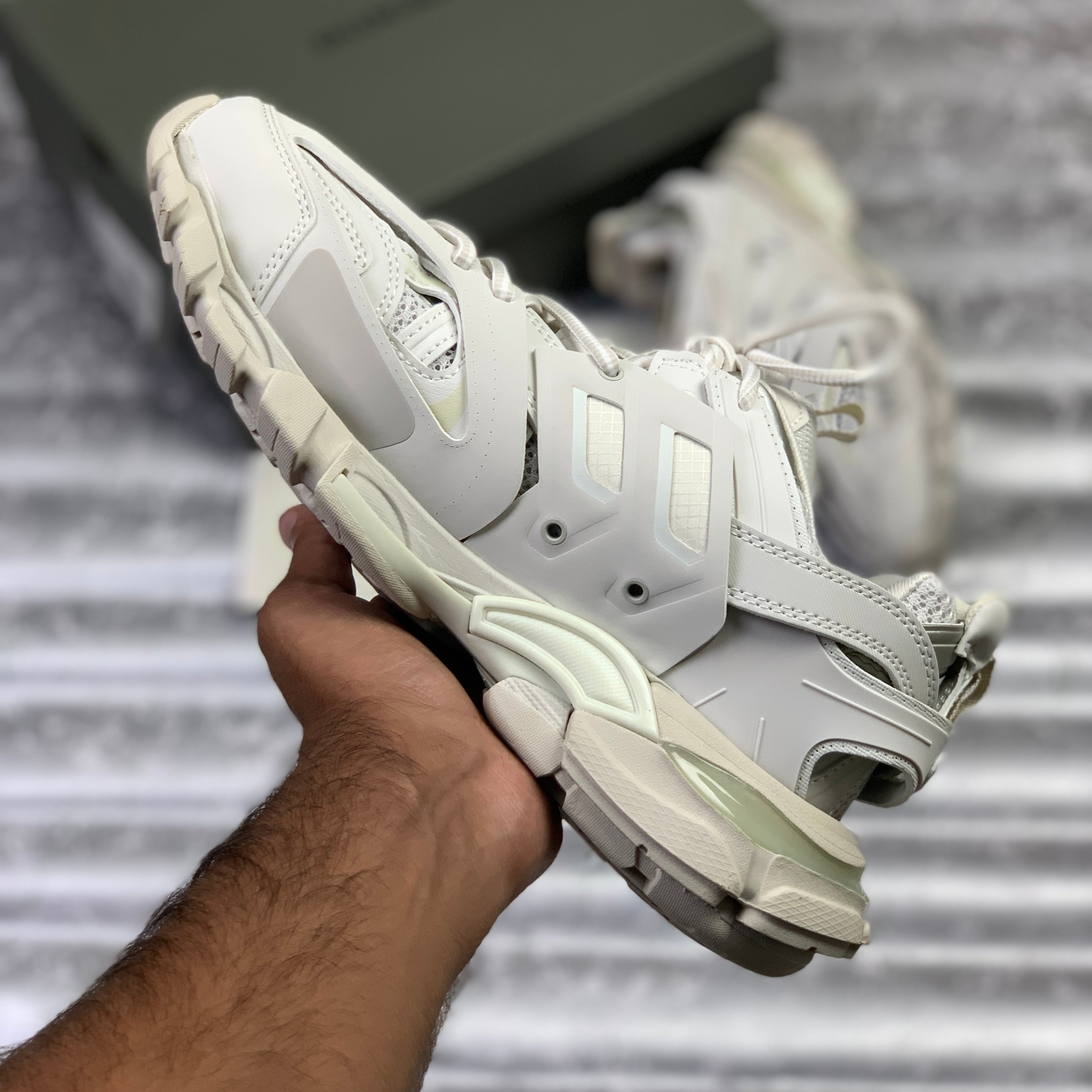 BALLENCIIAGA TRACKK 1.0 (CREAM WHIITE)TOP PREMIUM BATCH