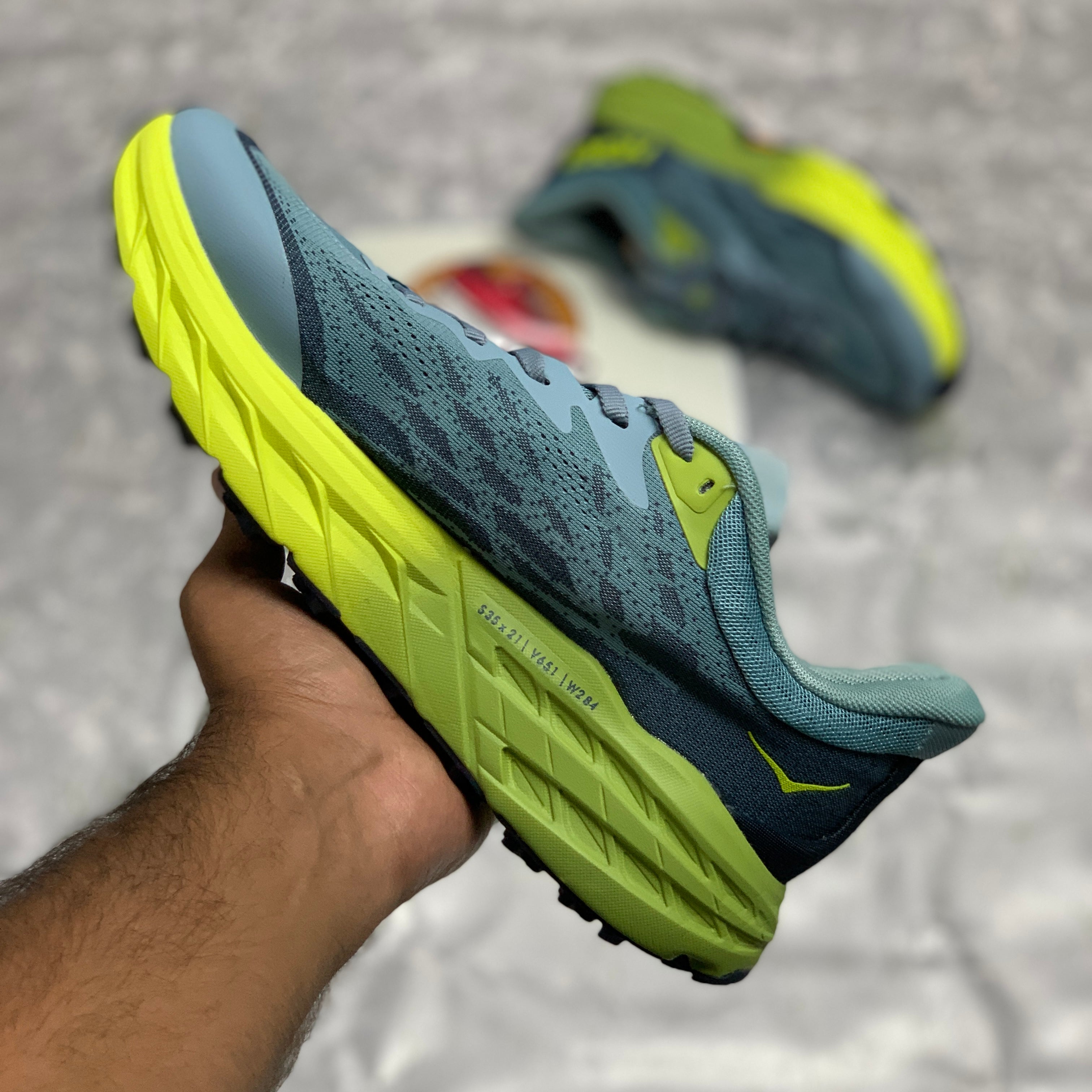 Hoka SpeedGoat 5 (Blue Neon Duo)