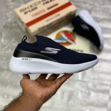 Skecherrs GoRun UltraGo “Navy"