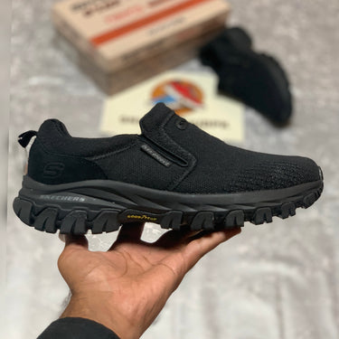 Skeccherrs Dlux Trail Goodyear Sole "Black"