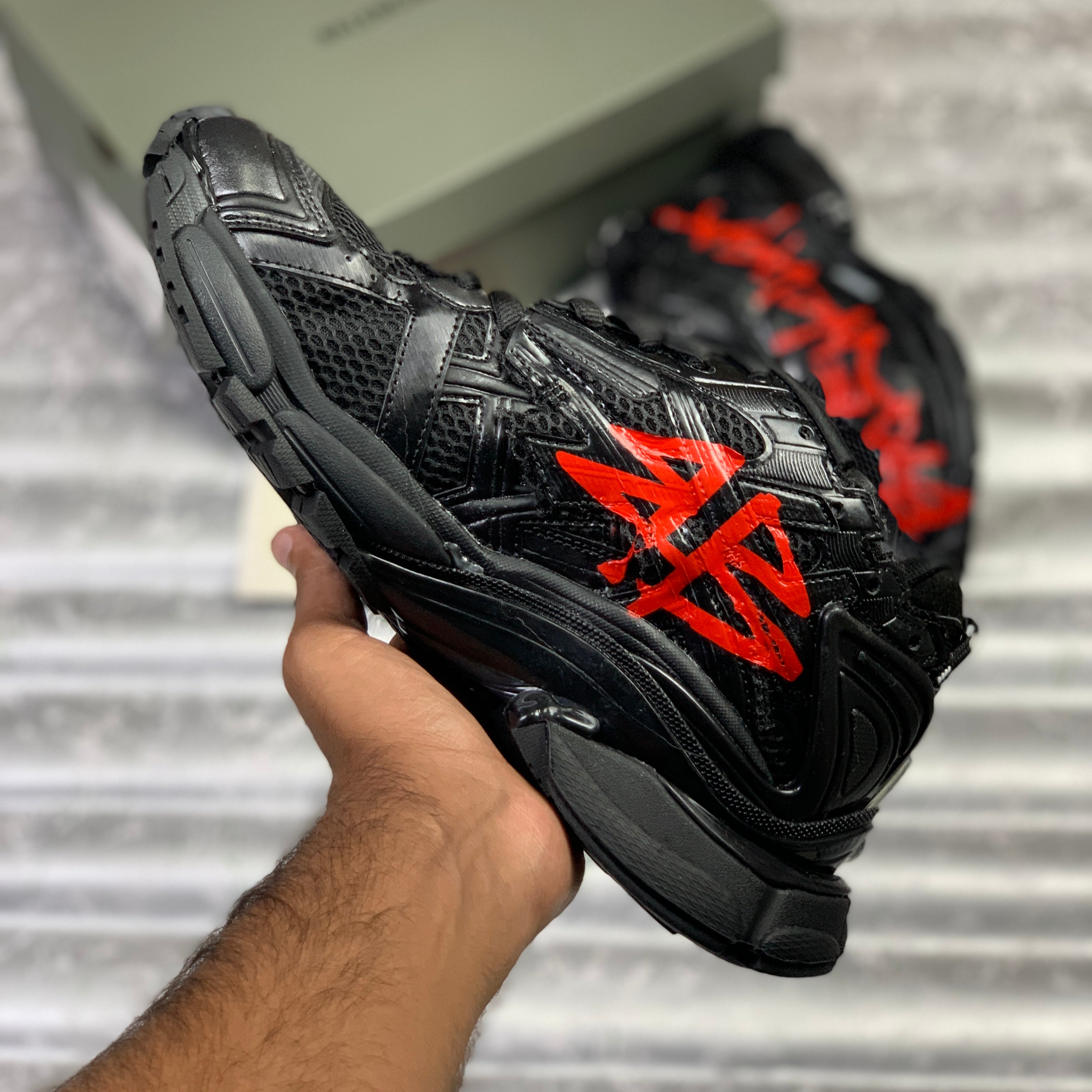 BALLENCIIAGA RUNNER GRAFFIITTI (BLACK REDD)TOP PREMIUM BATCH