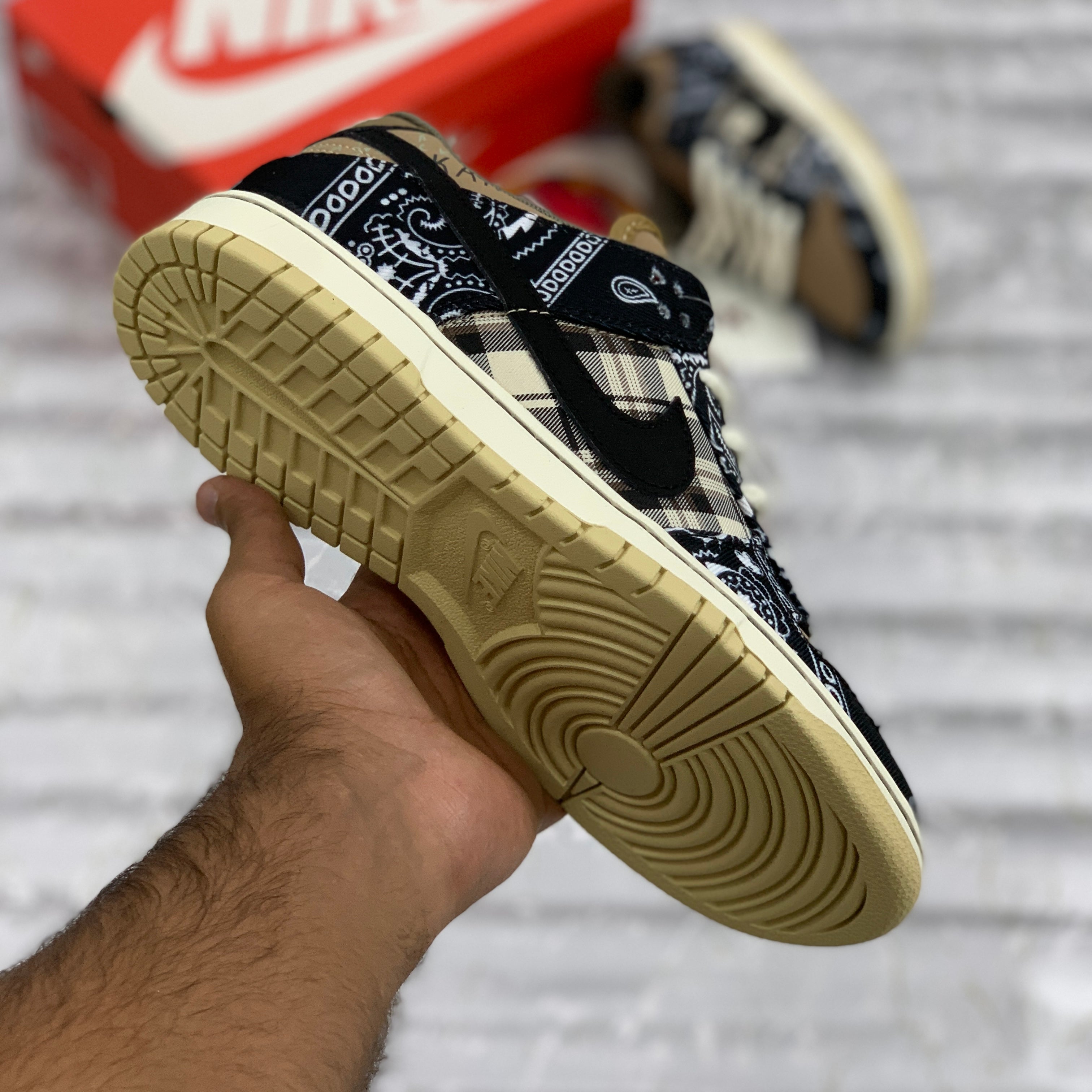 SB Dunkkk x Traviis Scott