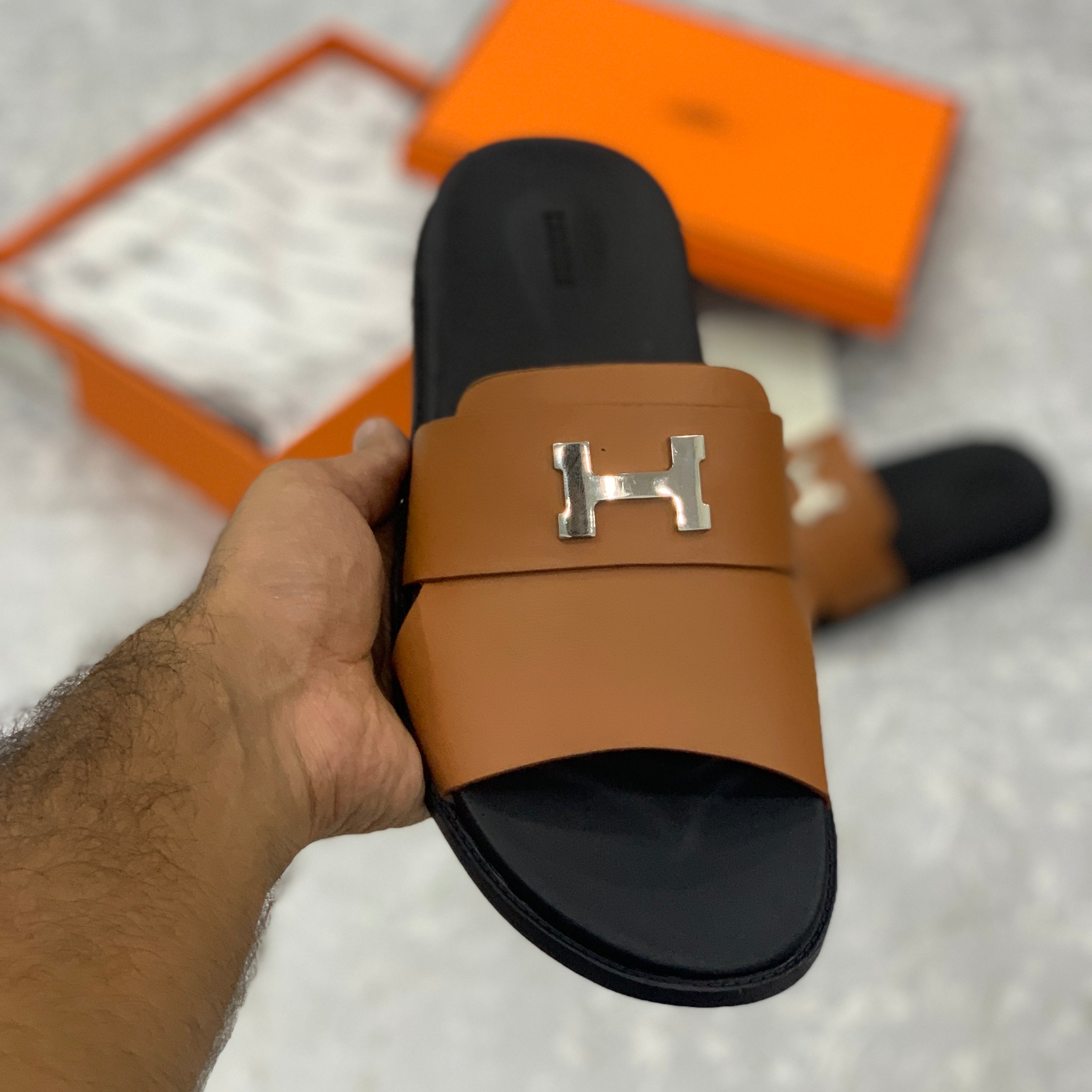 Hrms Arles (Brown)