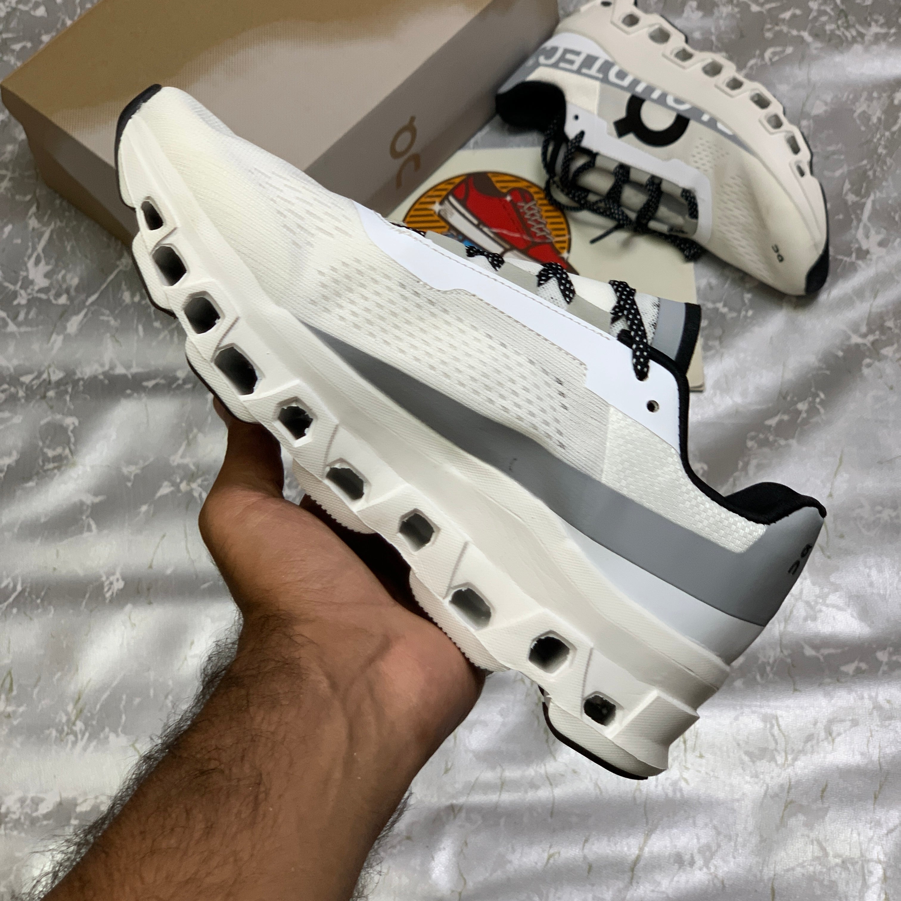 On Cloud Monster (White Black)