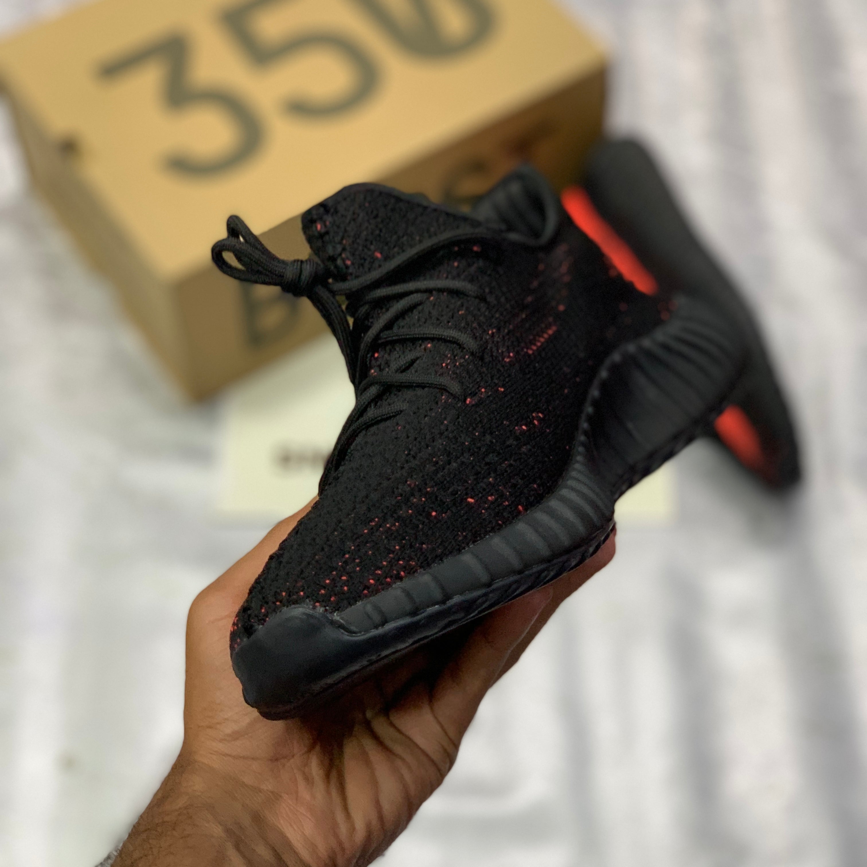 Yeeezzyy 350 v2 (Core Red)
