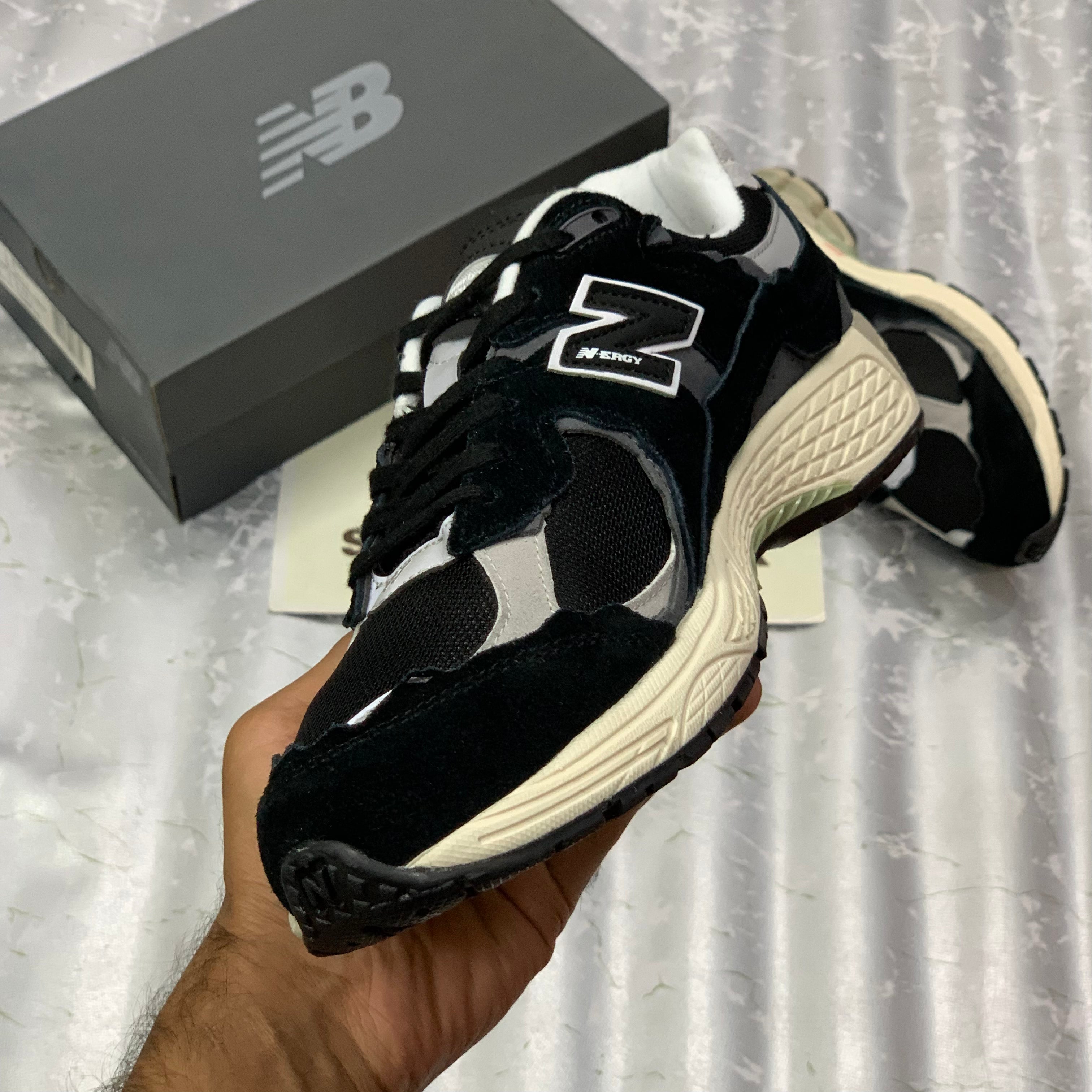 NB 2002rr Prottection Packk “Black Grey” Premium Batch